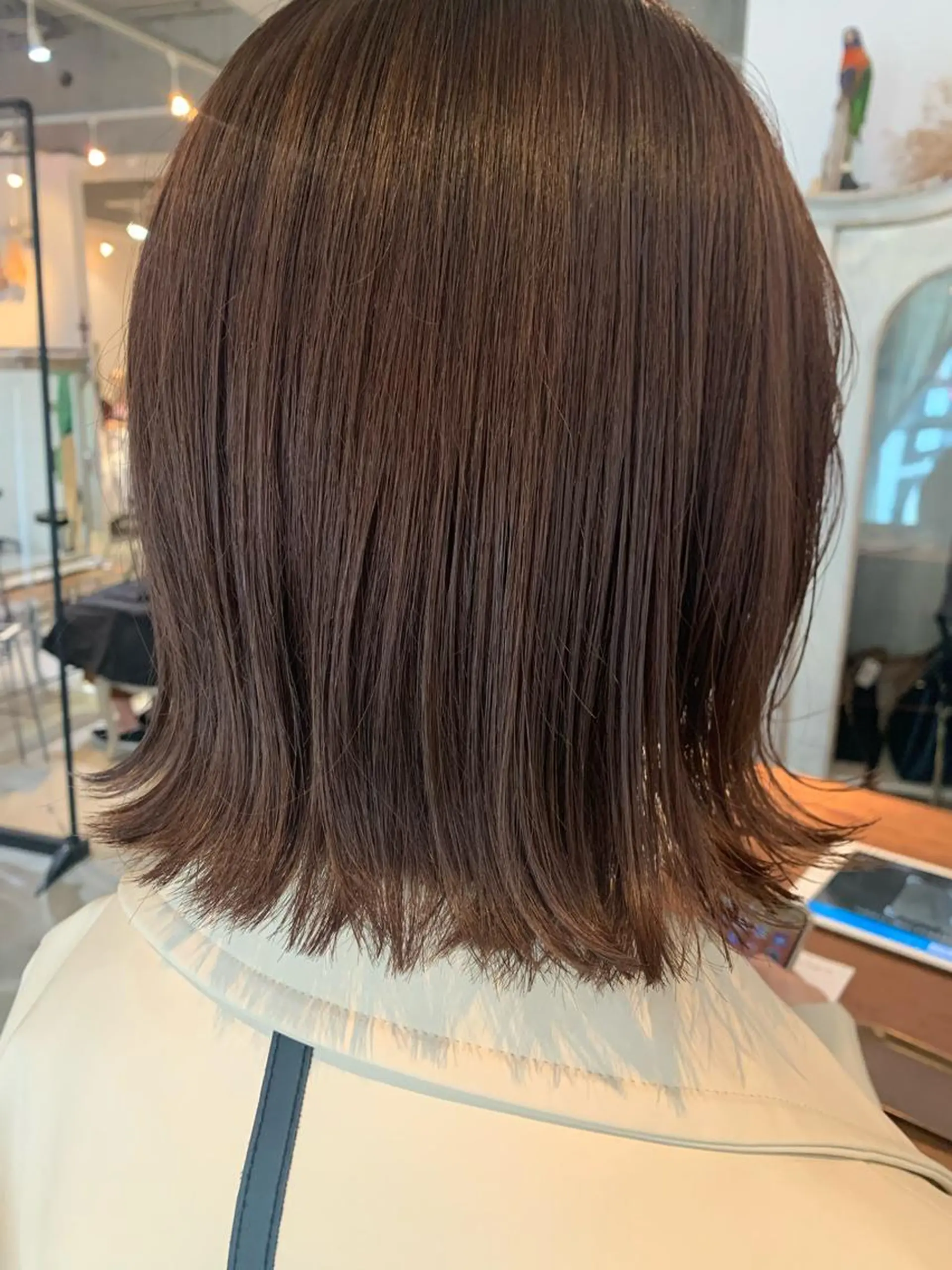 ミディアム カラー 切りっぱなしボブ ベージュカラー ブリーチ ブリーチなしカラー ボブ カット ヘアカラー ブリーチなしWカラー /地毛風/小林凪沙のヘアスタイル