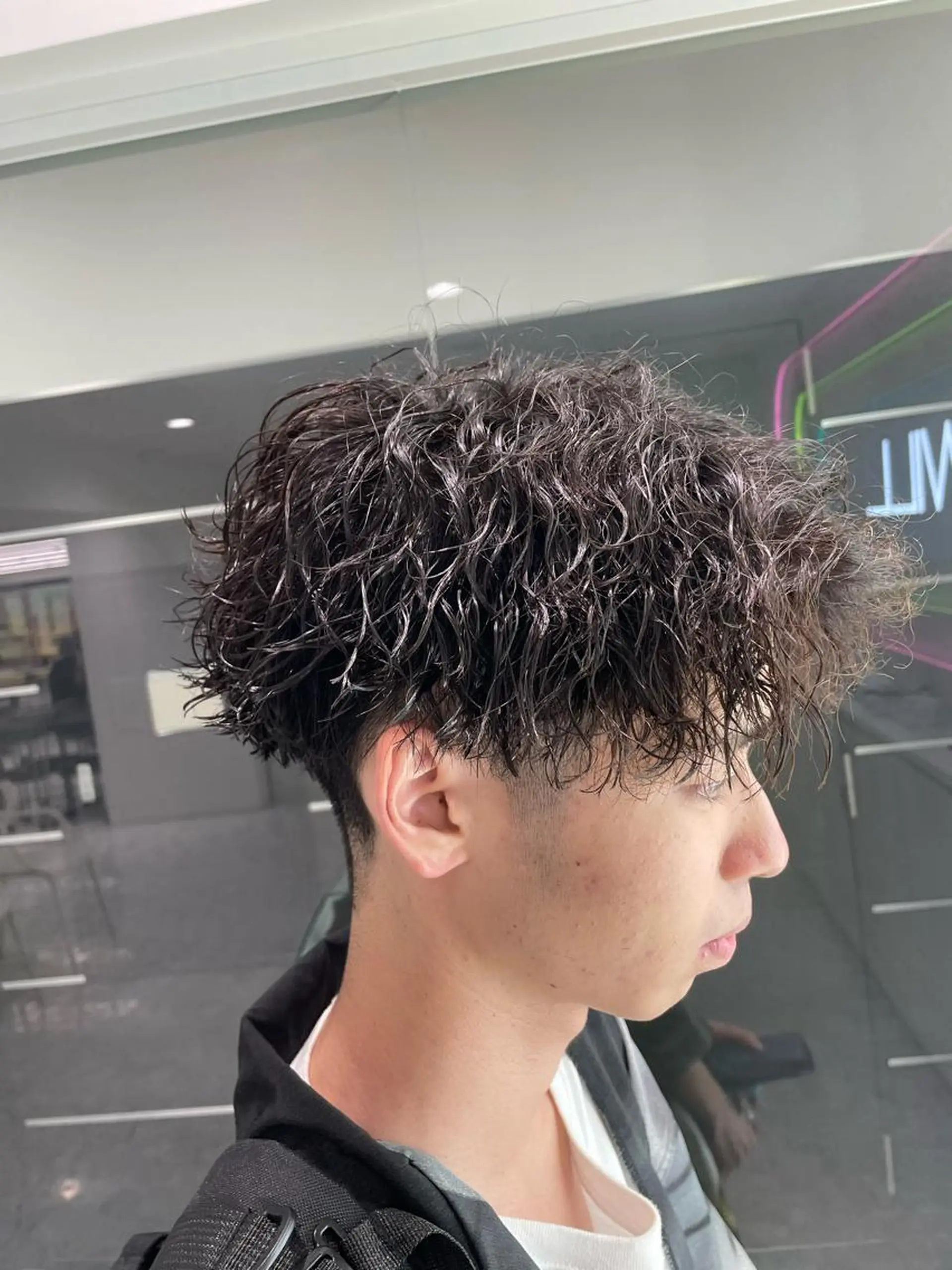 ショート パーマ ヘアアレンジ メンズ 顔まわりカット の達人のヘアスタイル