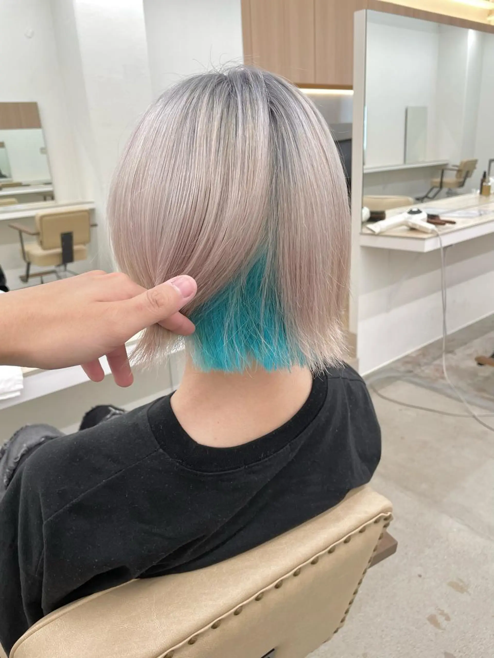 ミディアム カラー ブルーカラー ✅ケアブリーチ✅ トヨオカ ノブヒデのヘアスタイル