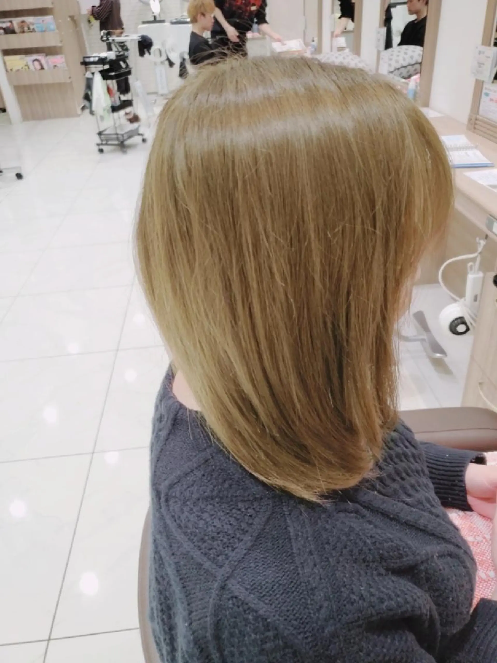 ミディアム カラー アッシュ ブリーチ 中村 和貴のヘアスタイル