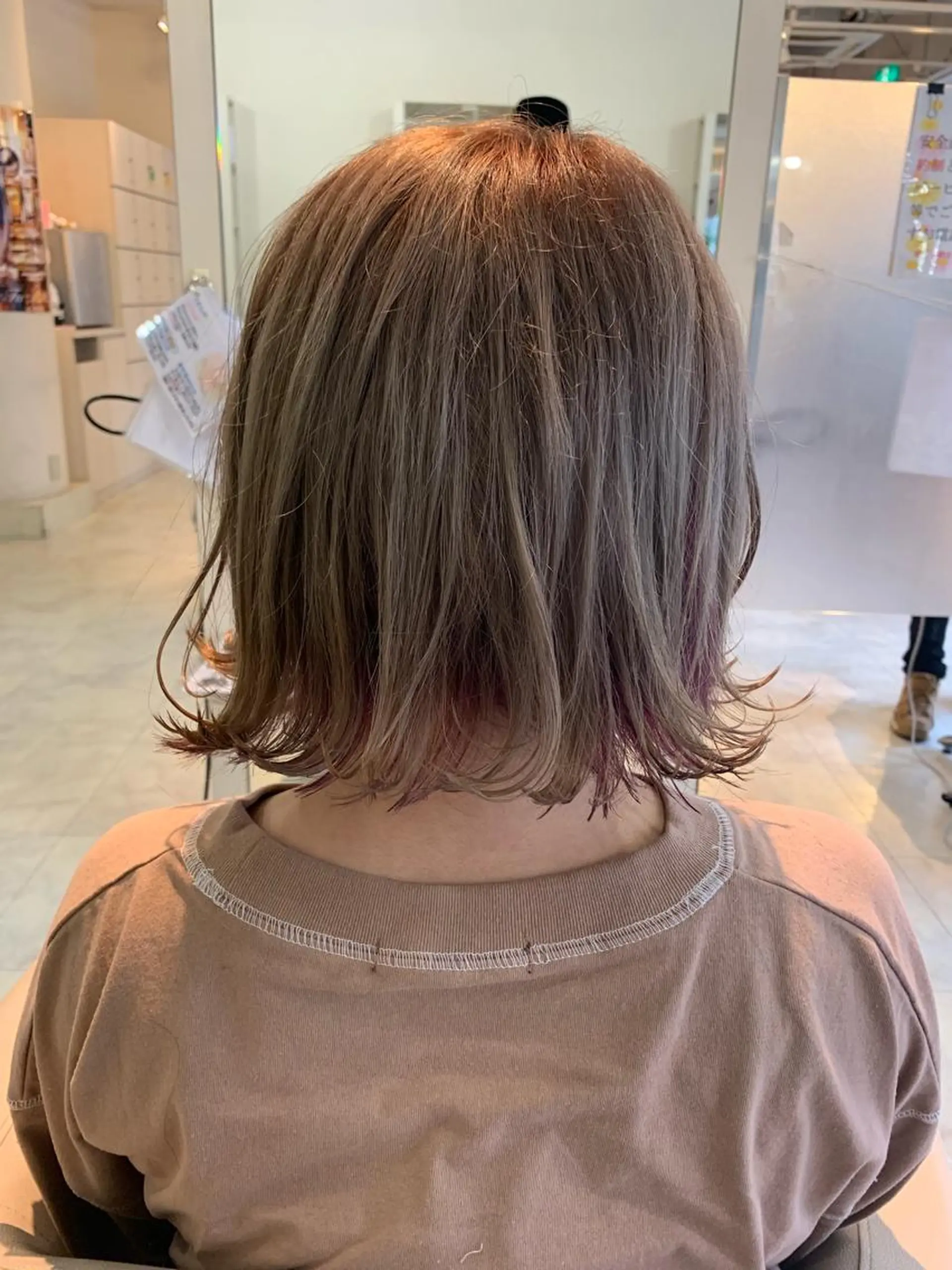 ショート ボブ 外ハネヘア カット ヘアカラー 本田 卓也のヘアスタイル