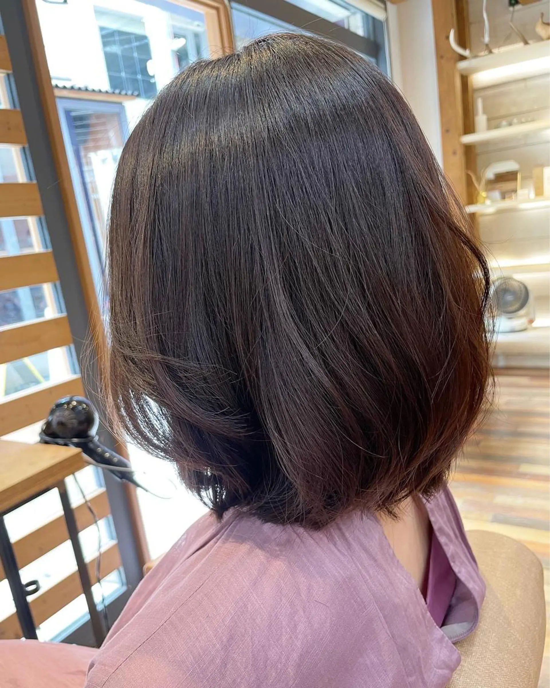 ショート カラー あずまぐち めぐみのヘアスタイル