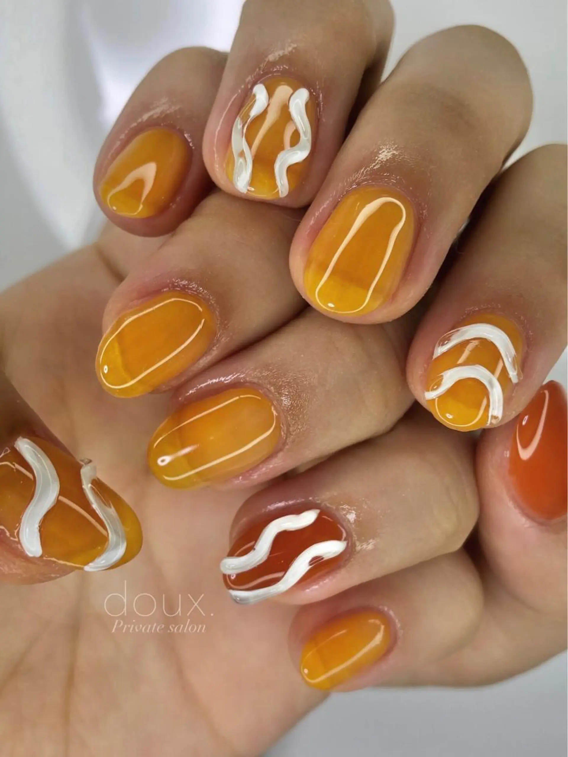 ネイル 氷ネイル・うるうるネイル 韓国ネイル ワンカラーネイル 夏ネイル ワンホンネイル ハンドネイル doux. nailのネイルデザイン