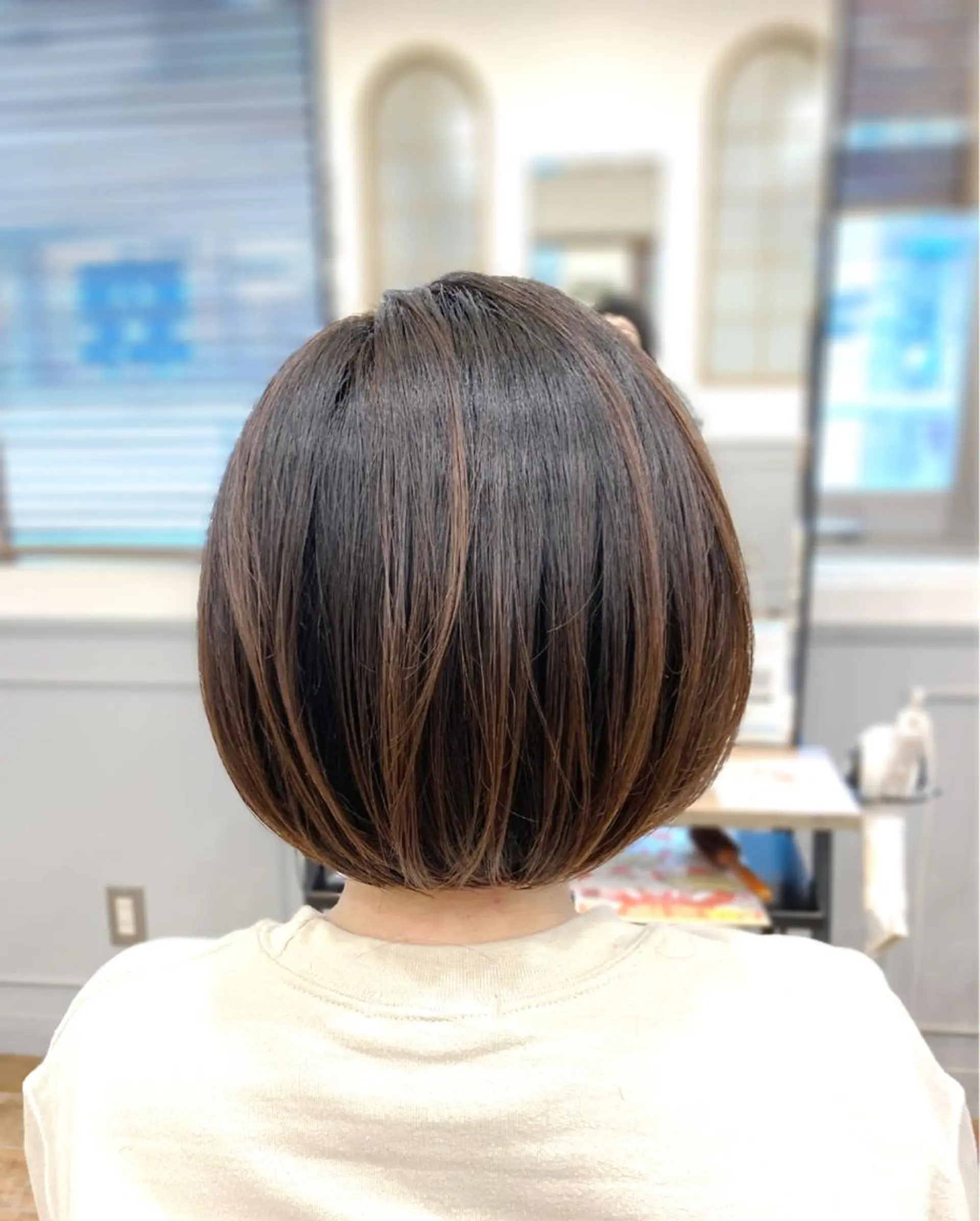 ショート カラー 菅原 綾のヘアスタイル