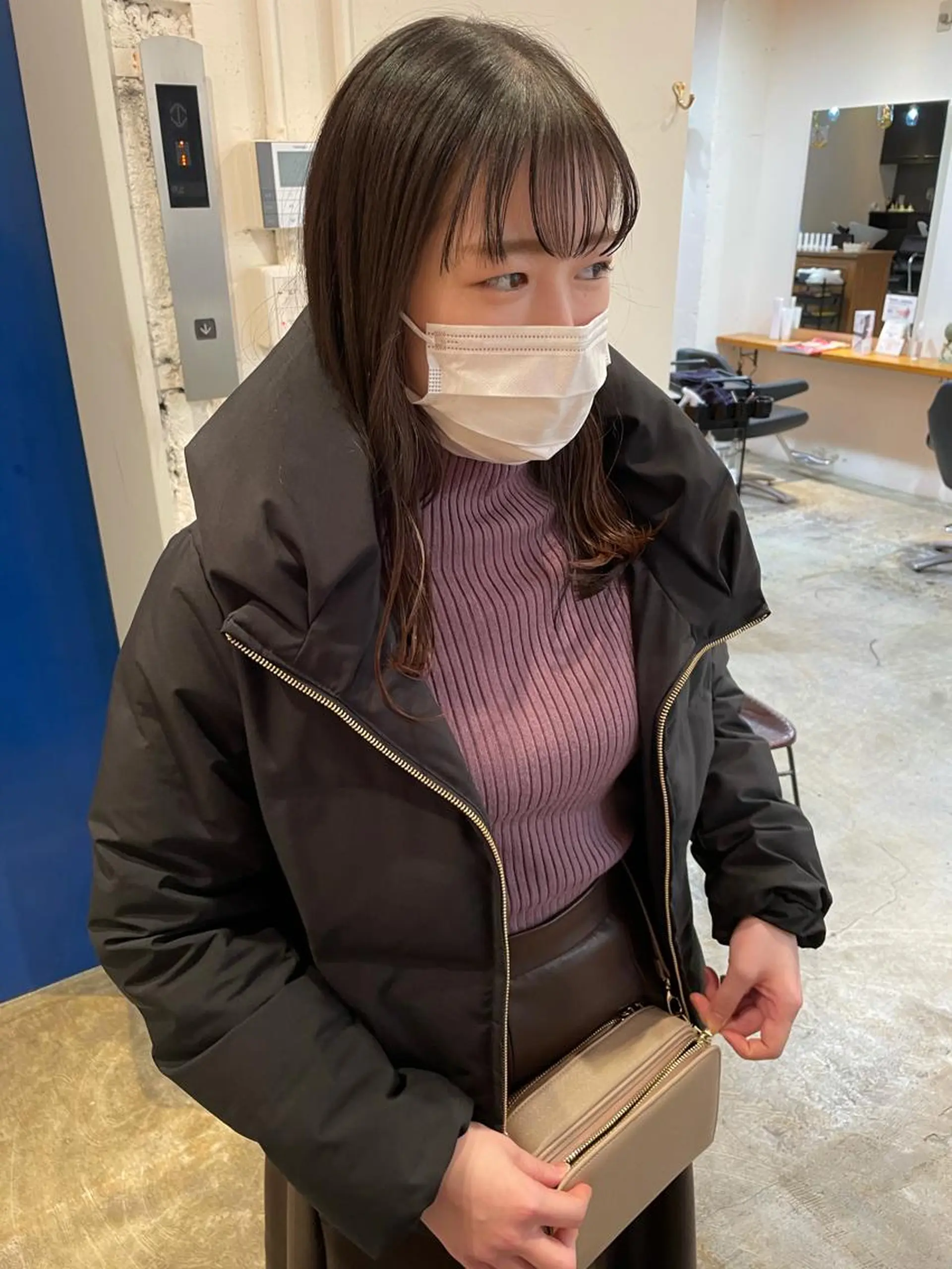 セミロング カット トリートメント MIOベージュカラー 柔らかいカラーのヘアスタイル