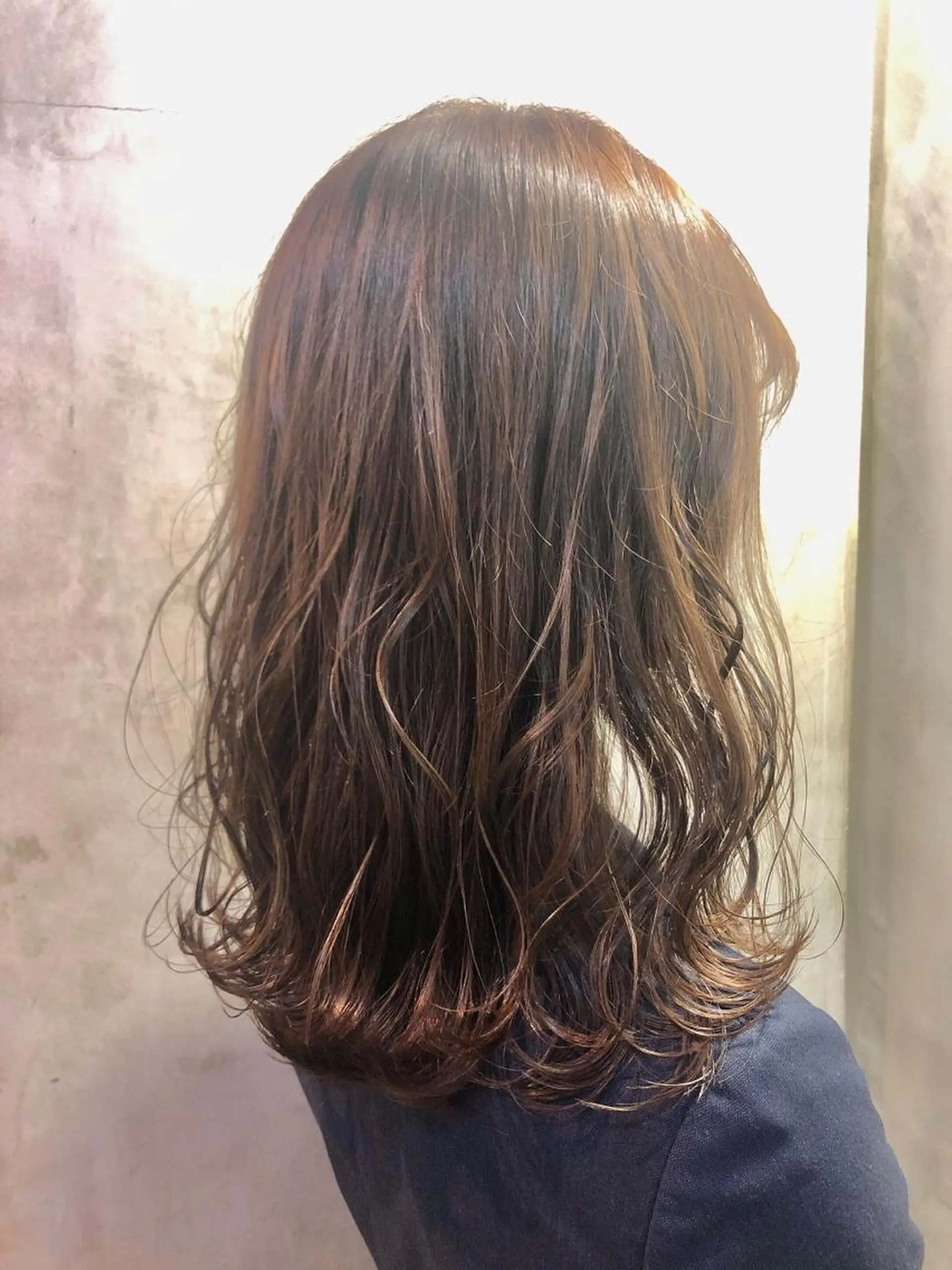セミロング カラー SAKURA所属・鹿取 三紗子のヘアスタイル