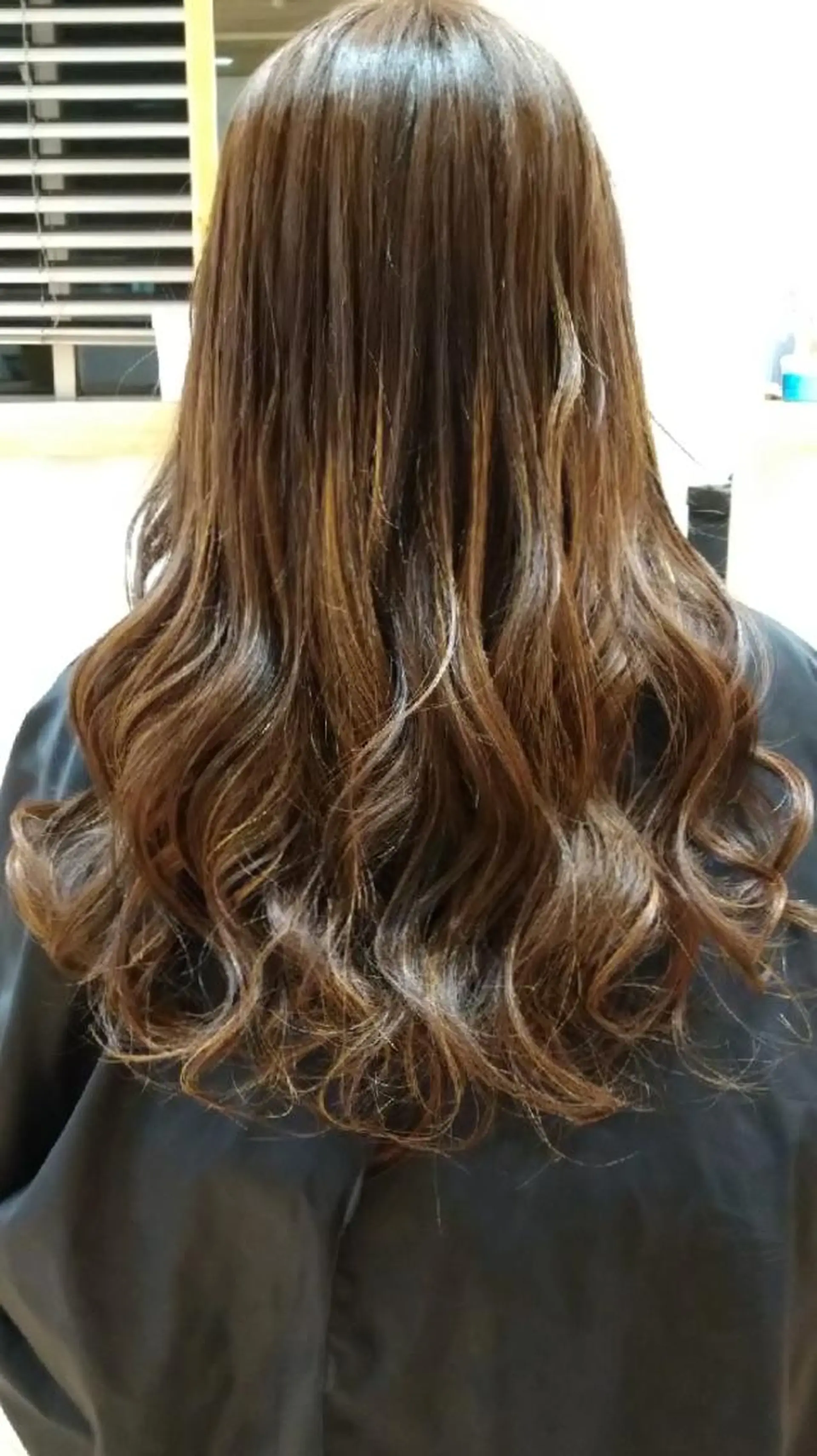 ロング ハイライト ROOTS　浦安店所属・細井 雄斗のヘアスタイル