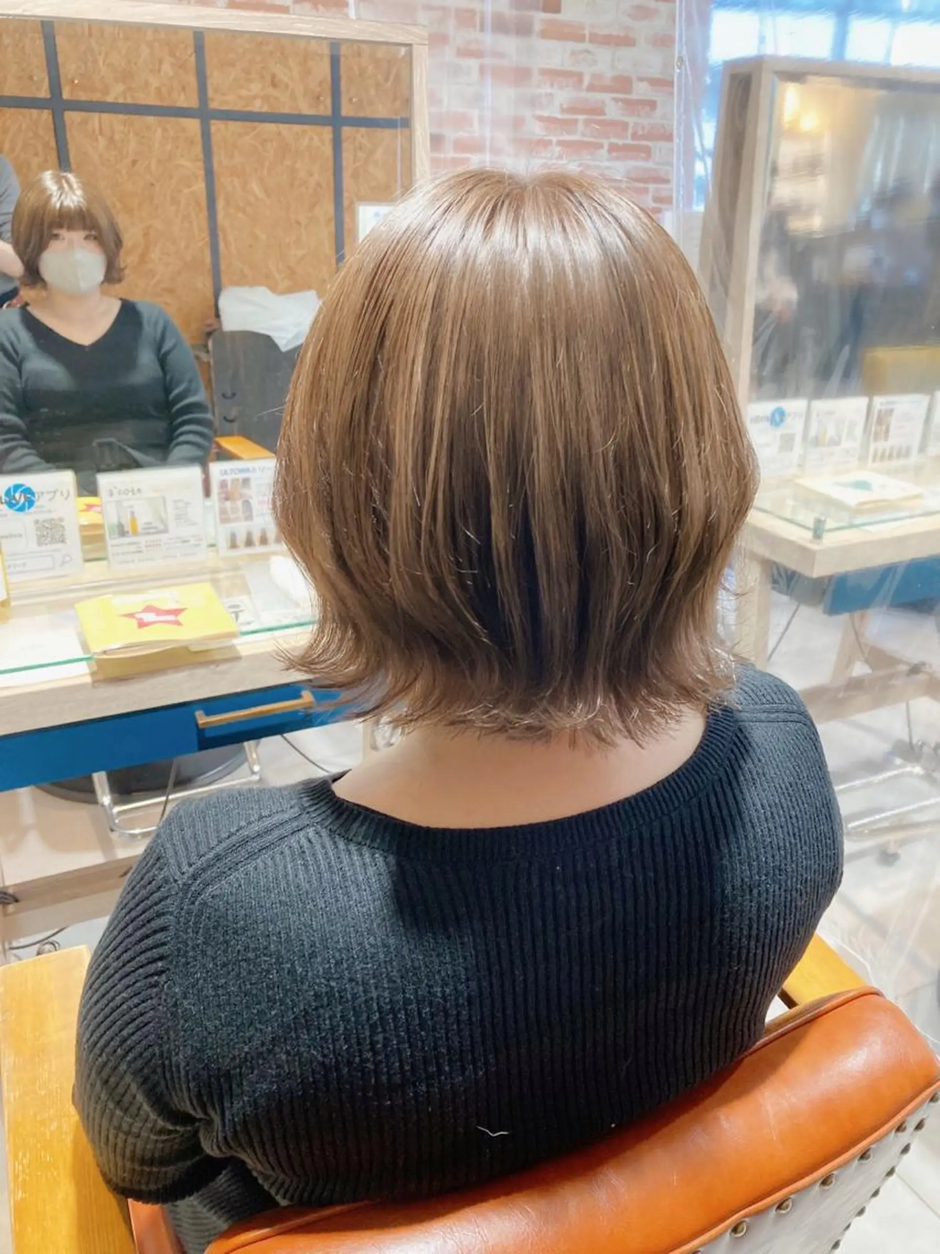 ショート カラー ベージュカラー ブリーチ ミルクティーベージュ パーマ/イルミナ カラー　三浦菜々子のヘアスタイル