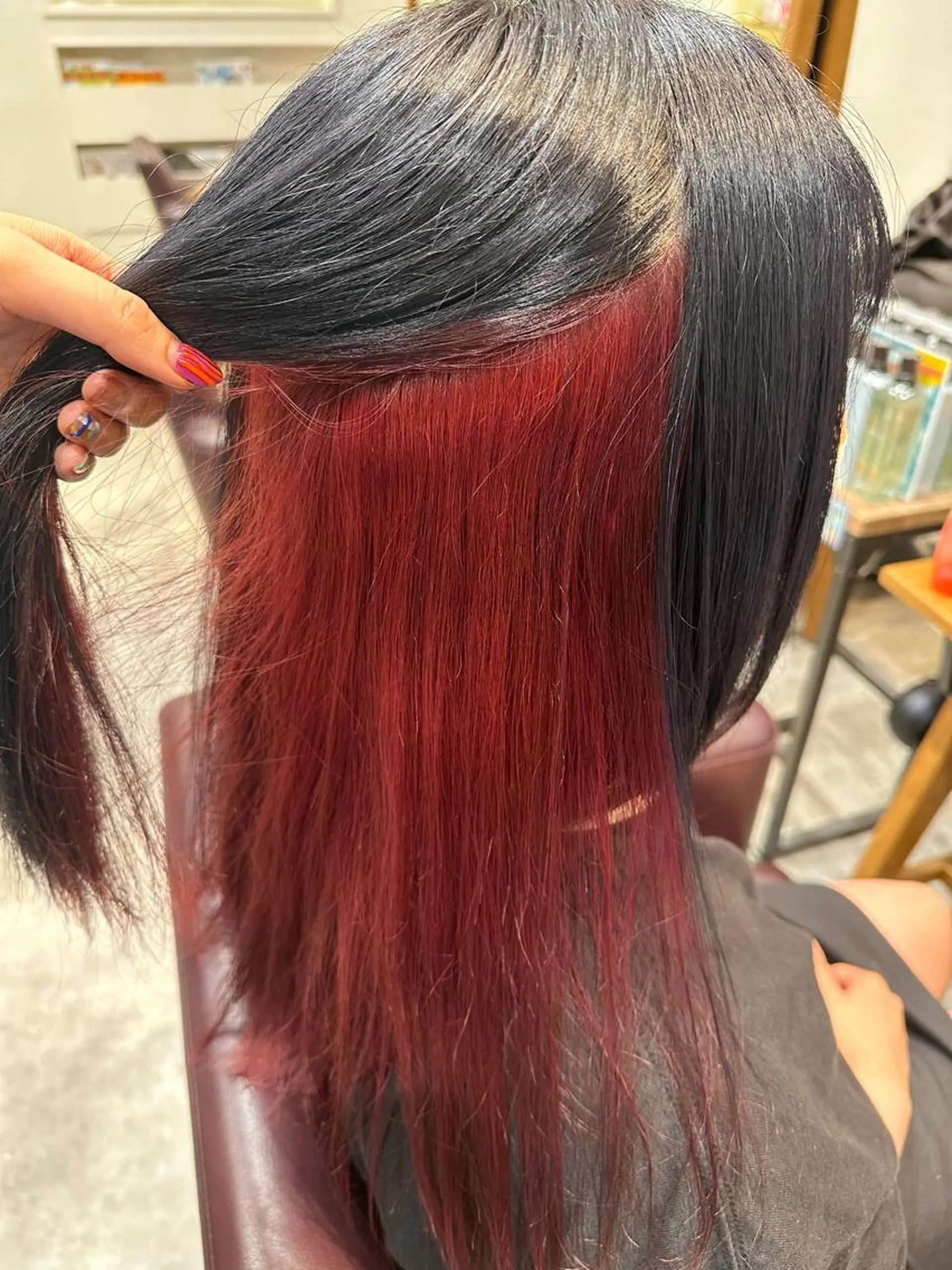 ロング カラー デザインカラー インナーカラー ブリーチ職人/ダブル カラー/ベージュのヘアスタイル