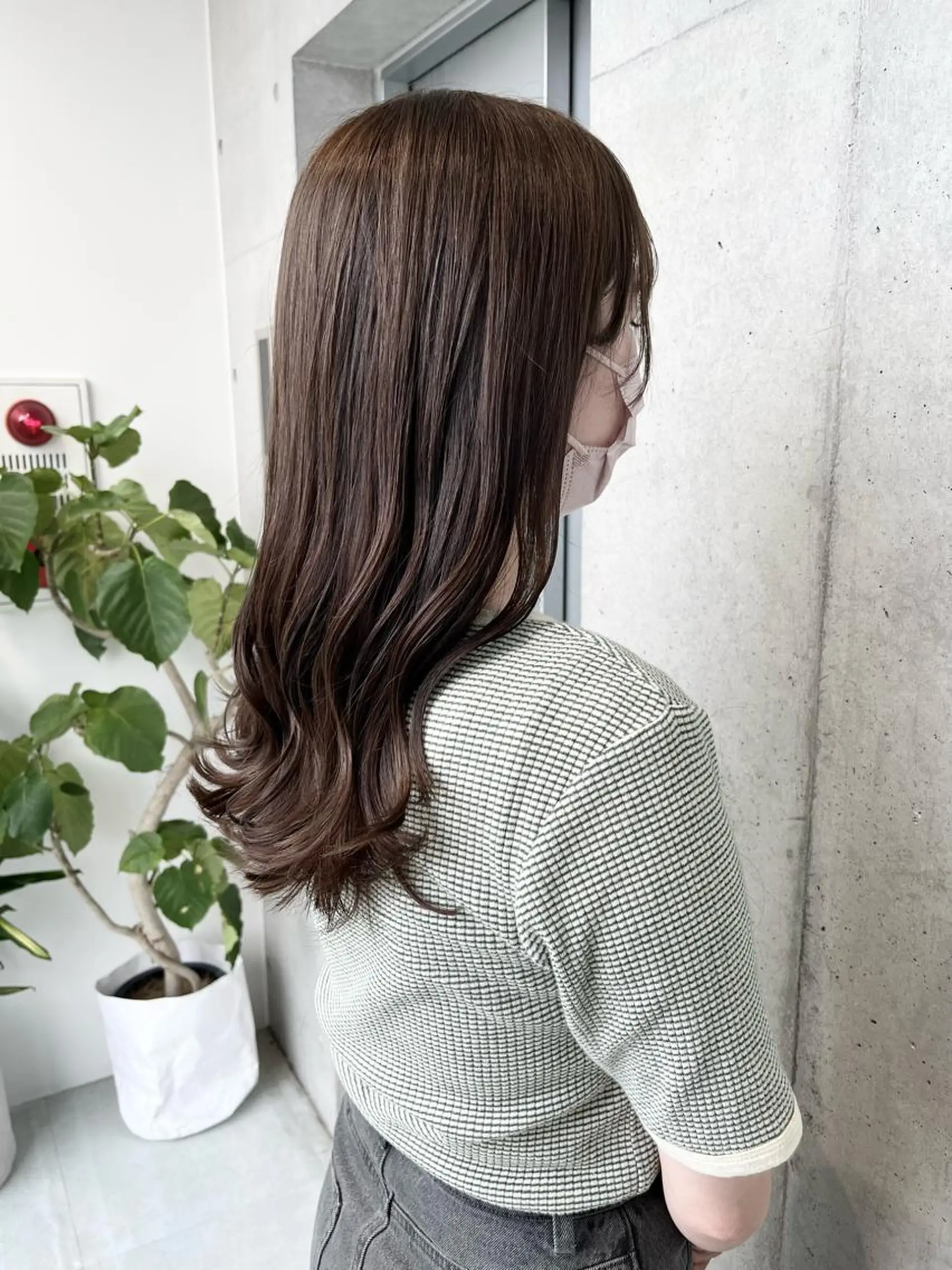 セミロング カラー 透明感/オリーブ/ グレージュ/YUKAのヘアスタイル