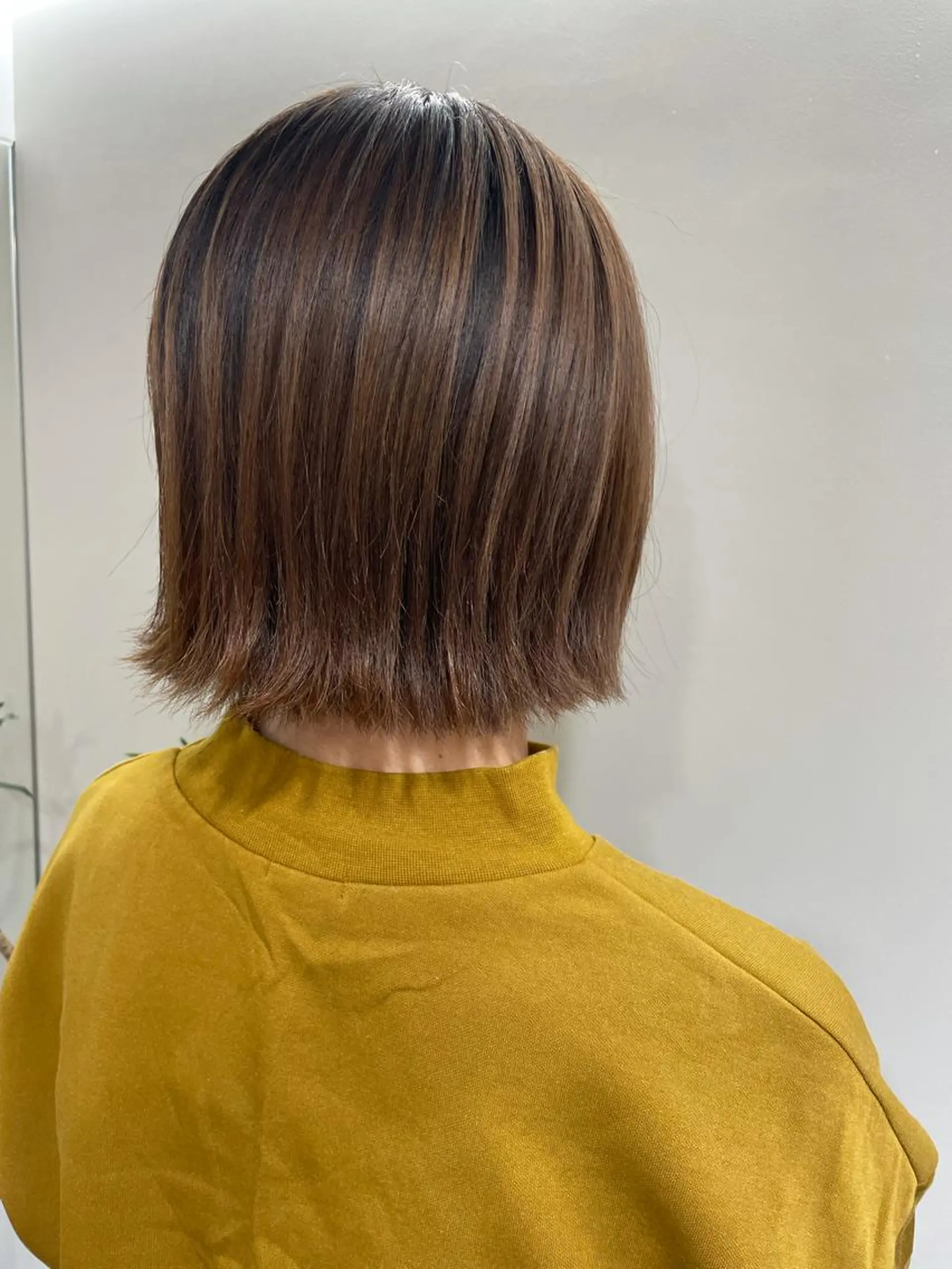 ショート ボブ 外ハネヘア 太田ありさ クリーミーヘアカラーのヘアスタイル