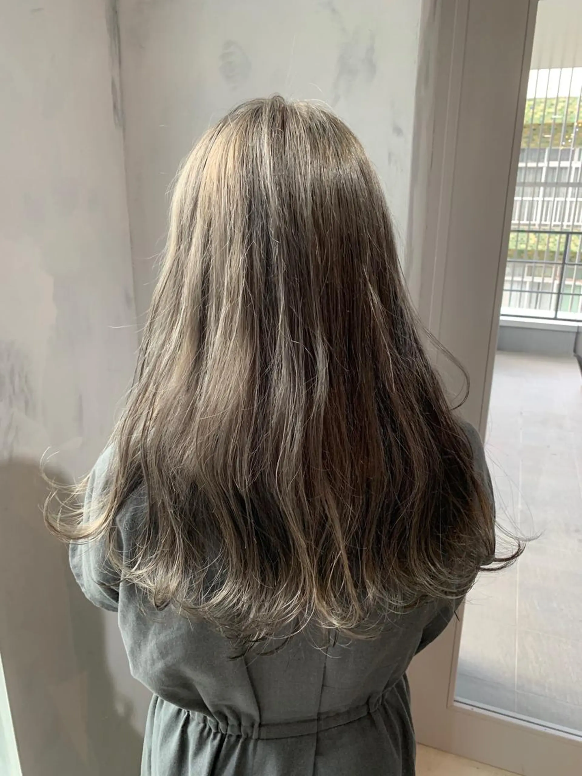 ロング カラー アッシュ アッシュグレー レイヤー/髪質改善/ ブリーチ/コタケのヘアスタイル