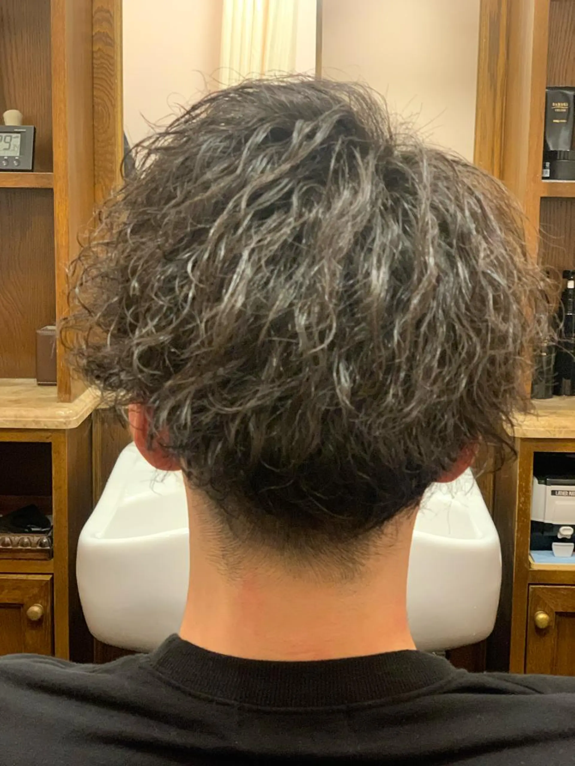 ミディアム HIRO銀座　バーバーショップ丸の内所属・ヒロ銀座 林のヘアスタイル