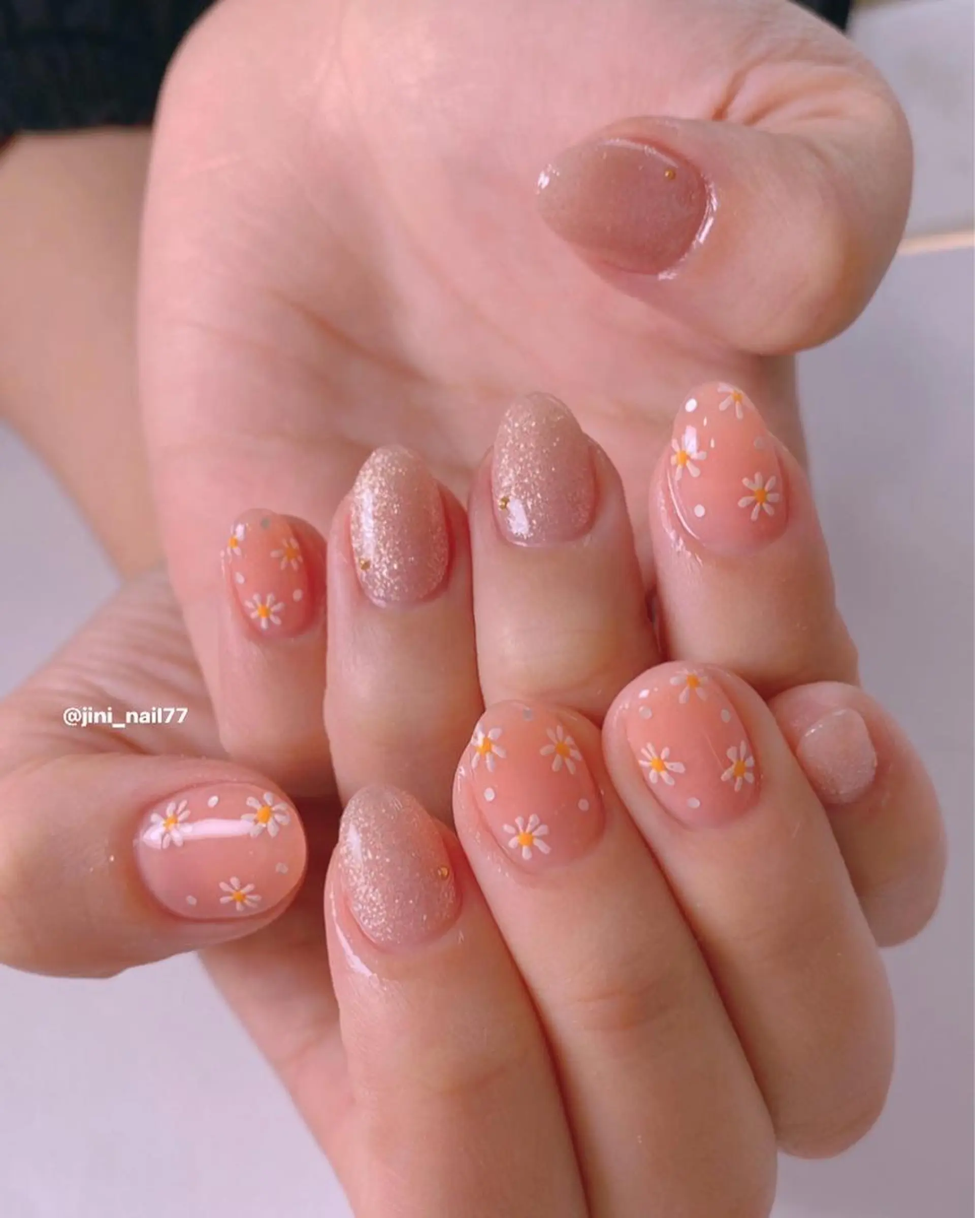 ネイル JINI NAIL所属・ジニ ネイルのネイルデザイン