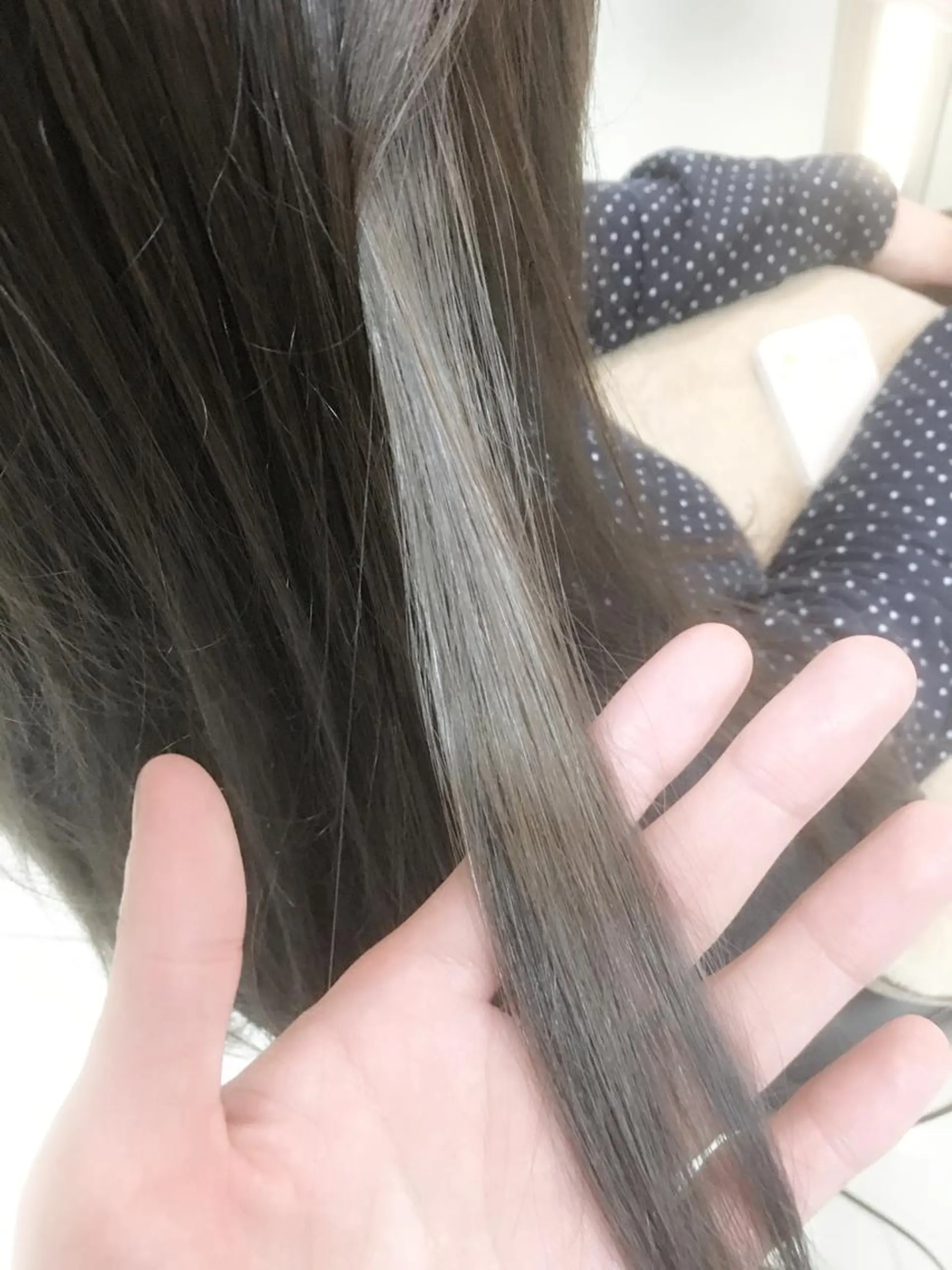 カラー インナーカラー シルバー 永井 大希のヘアスタイル