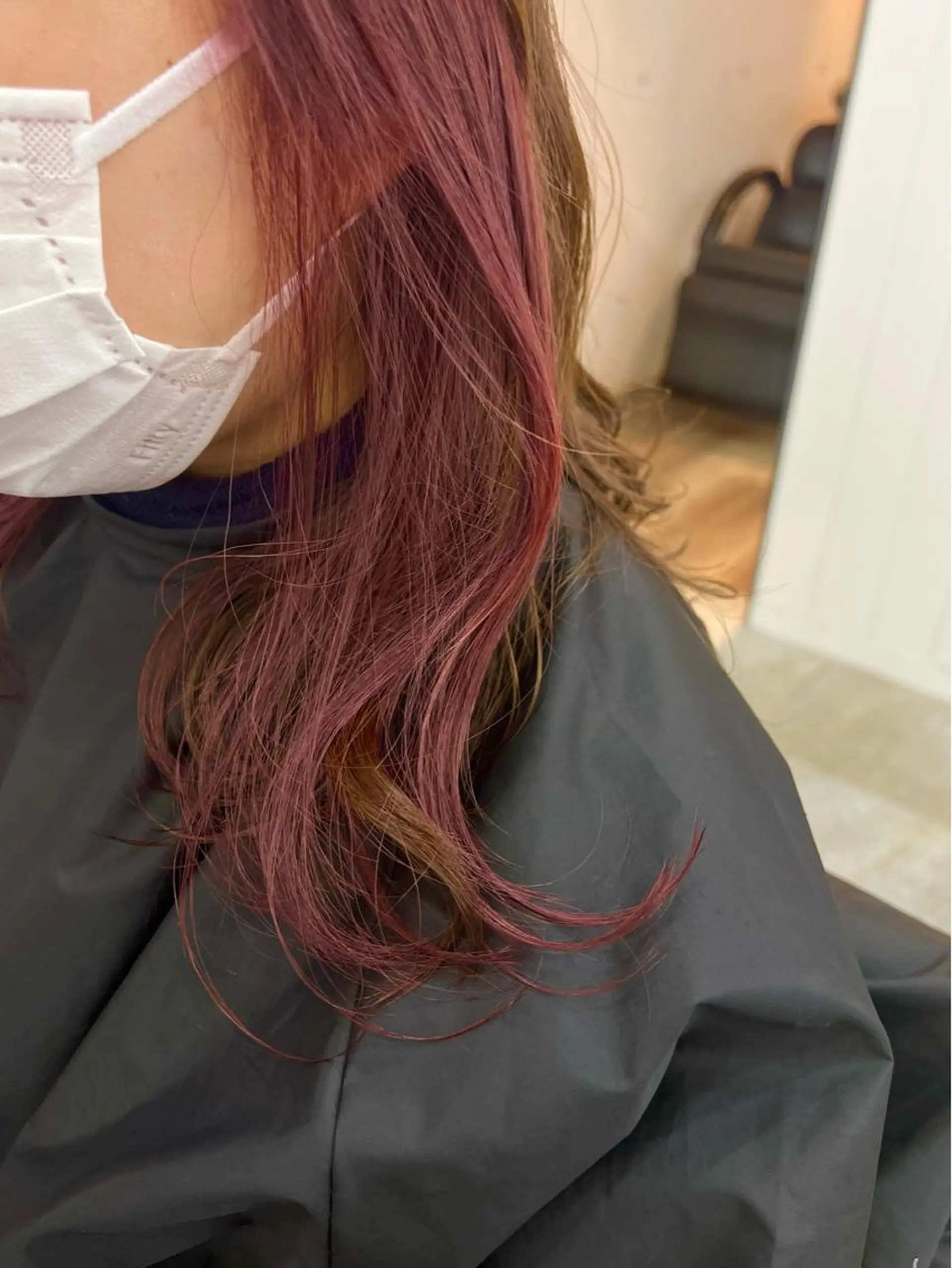 セミロング 店長🩷艶カラー 🧡💛リサ🫧のヘアスタイル