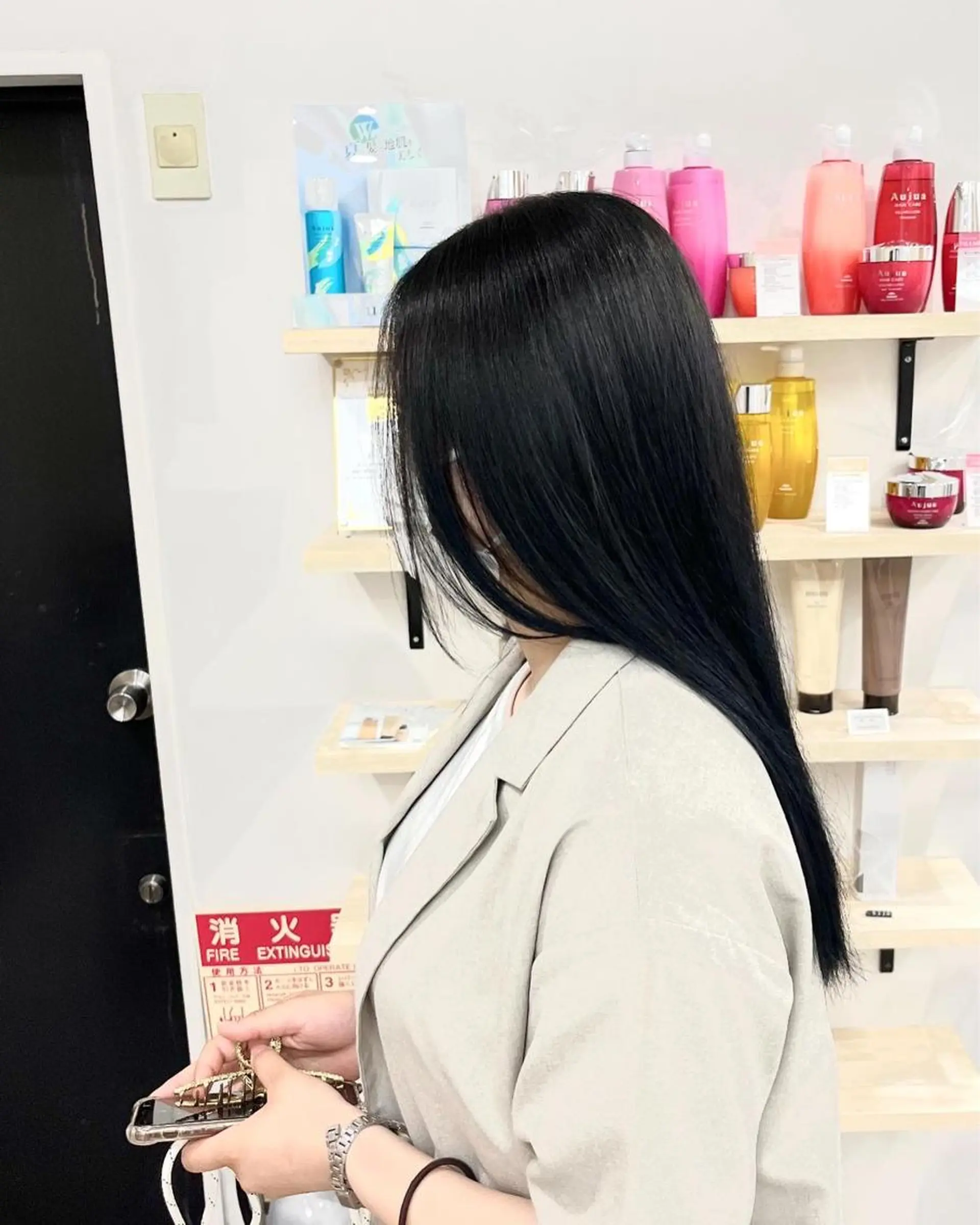 セミロング カラー 黒髪 ブルーカラー ブルーブラック ストレート　髪質改善 あすまのヘアスタイル