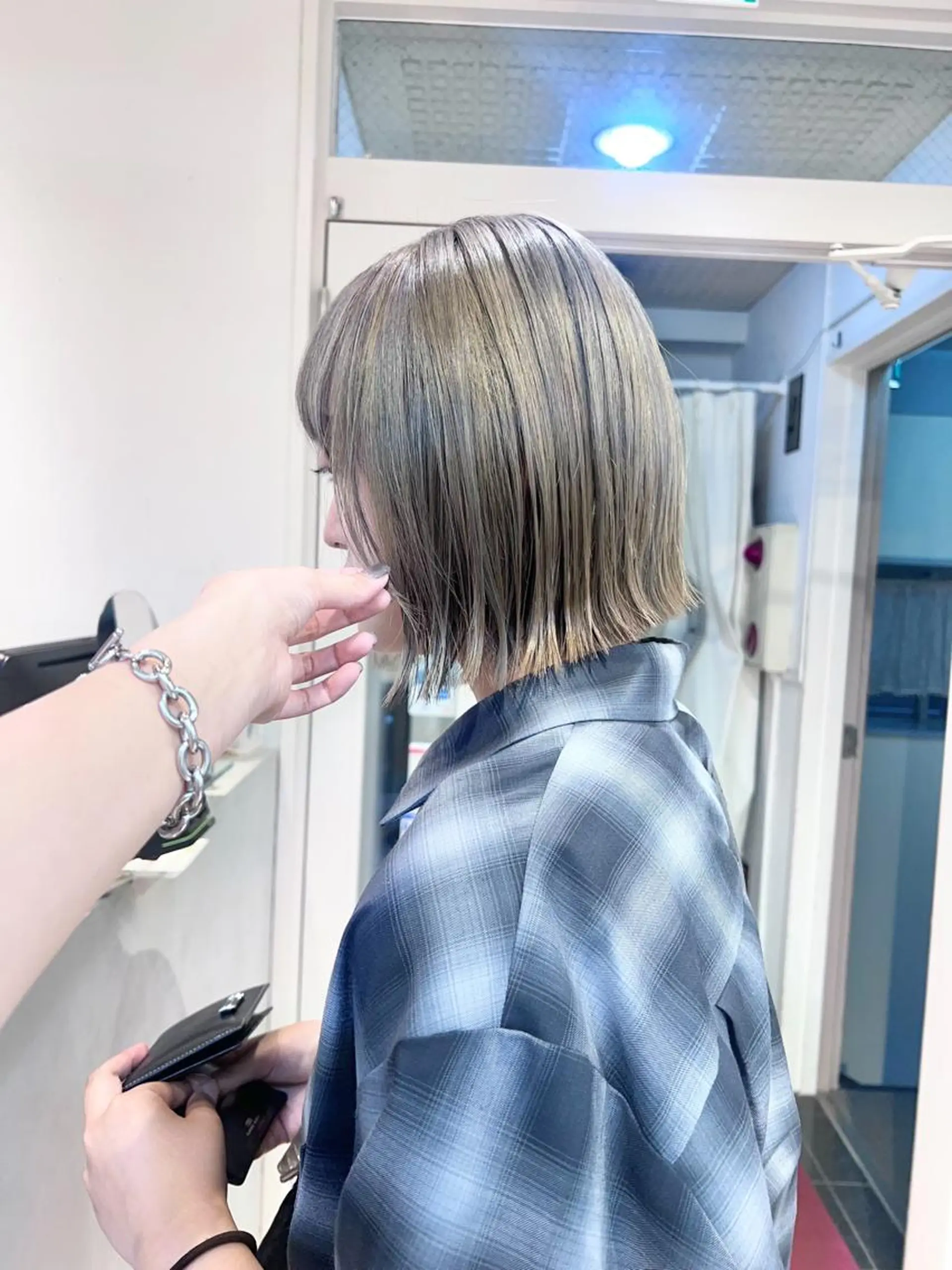 ミディアム センターパート /ニュアンスパーマのヘアスタイル