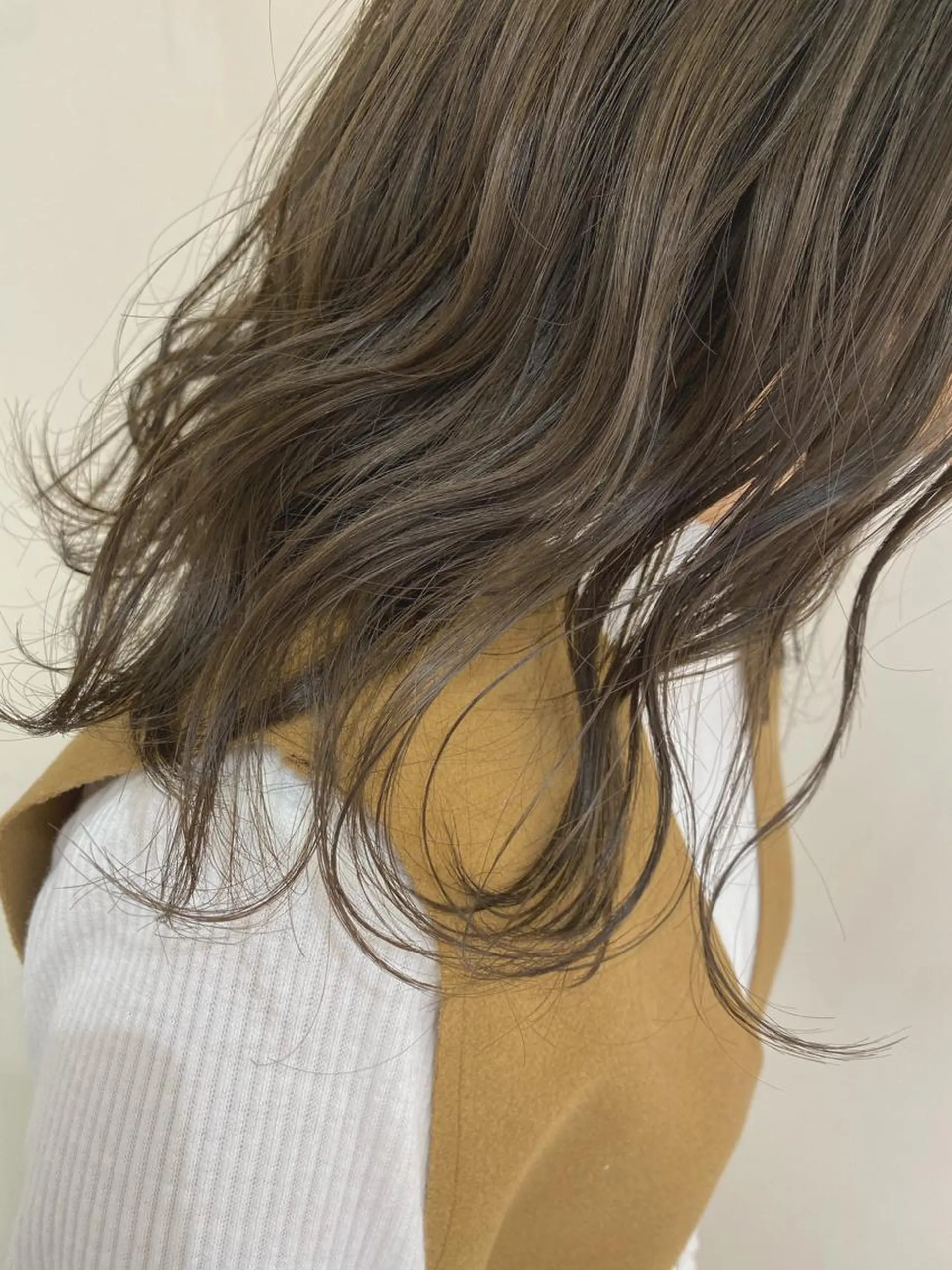 セミロング カラー 銀座メンズ専門🖤 小島奈々のヘアスタイル