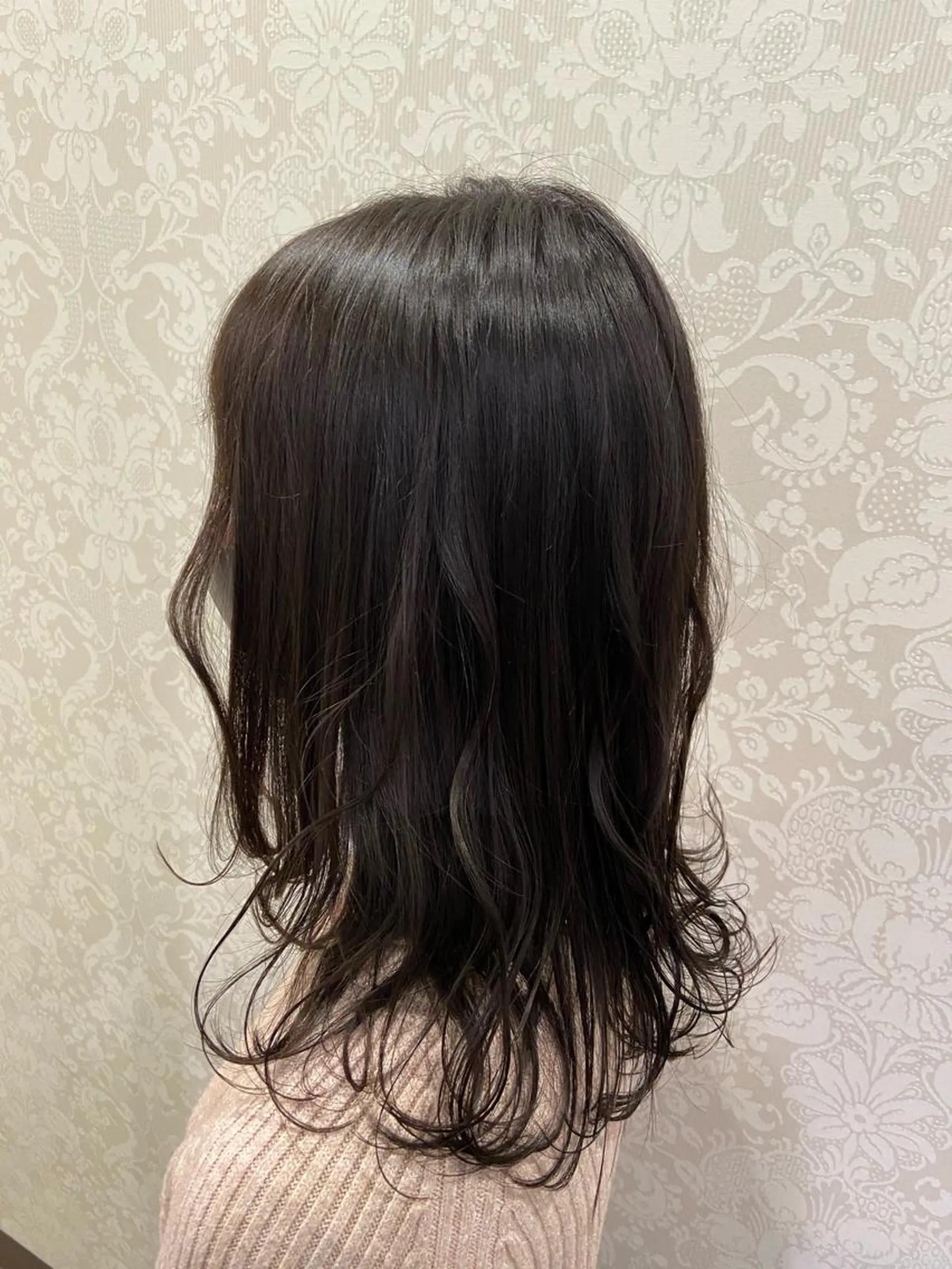 ミディアム 顔周りカット レイヤーカット 日置美容室所属・石井 佑飛のヘアスタイル