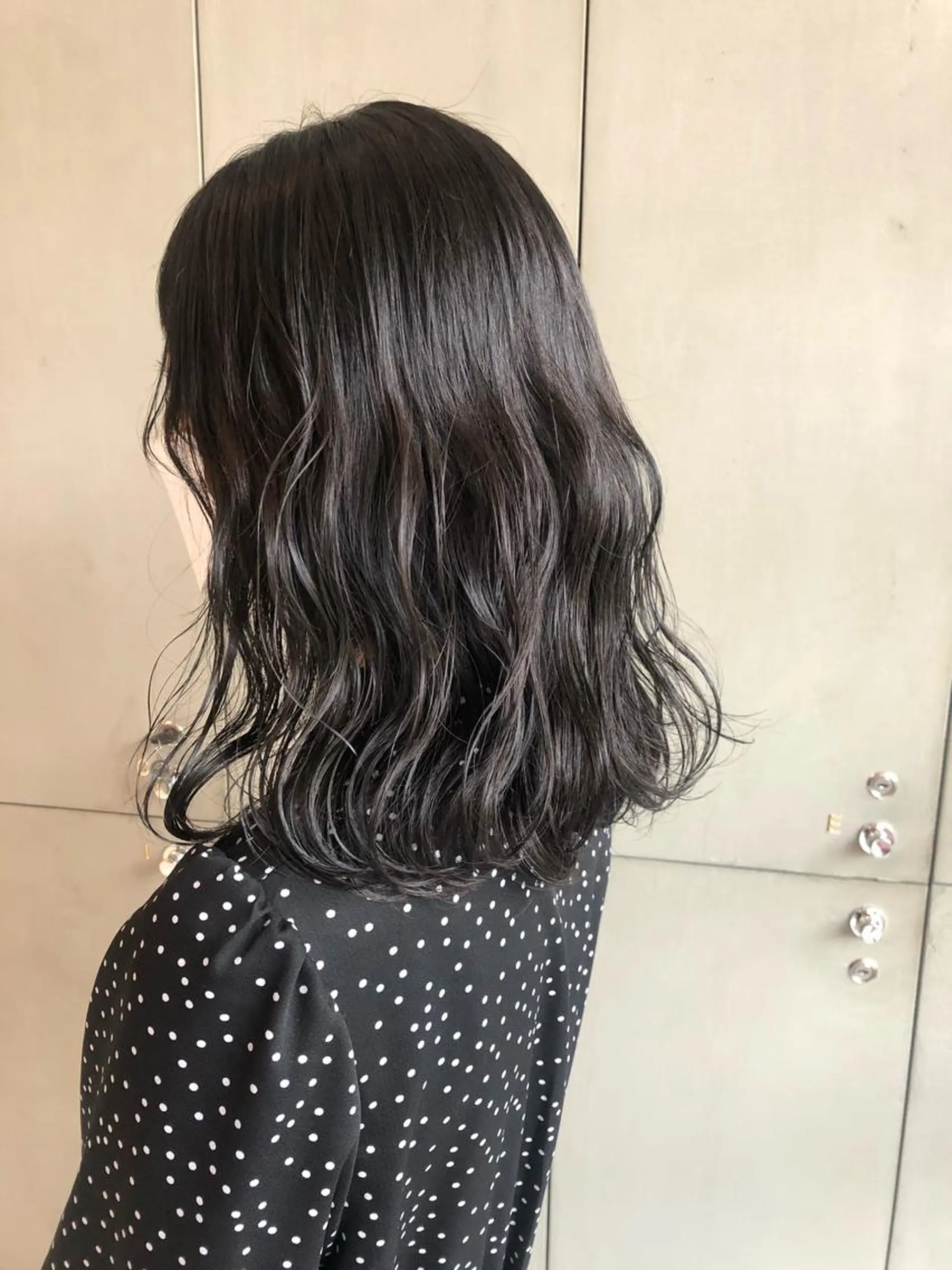 ミディアム 古屋 花織のヘアスタイル