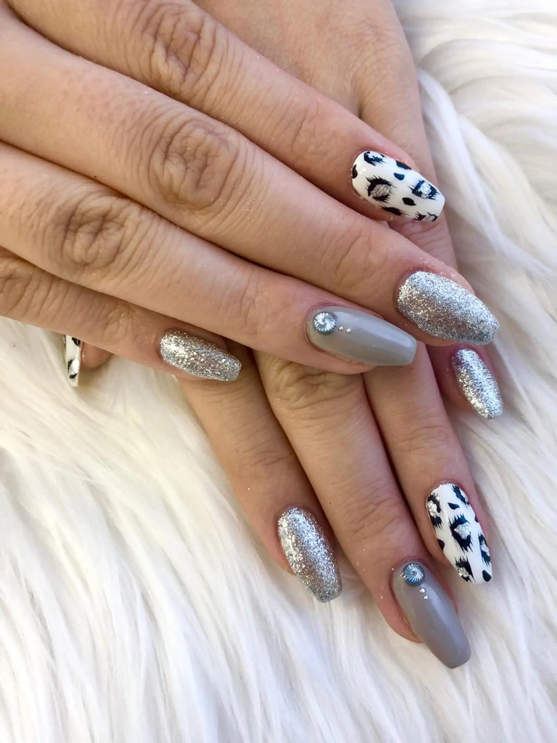 ネイル MADIA藤沢所属・MADIA MEGUのネイルデザイン