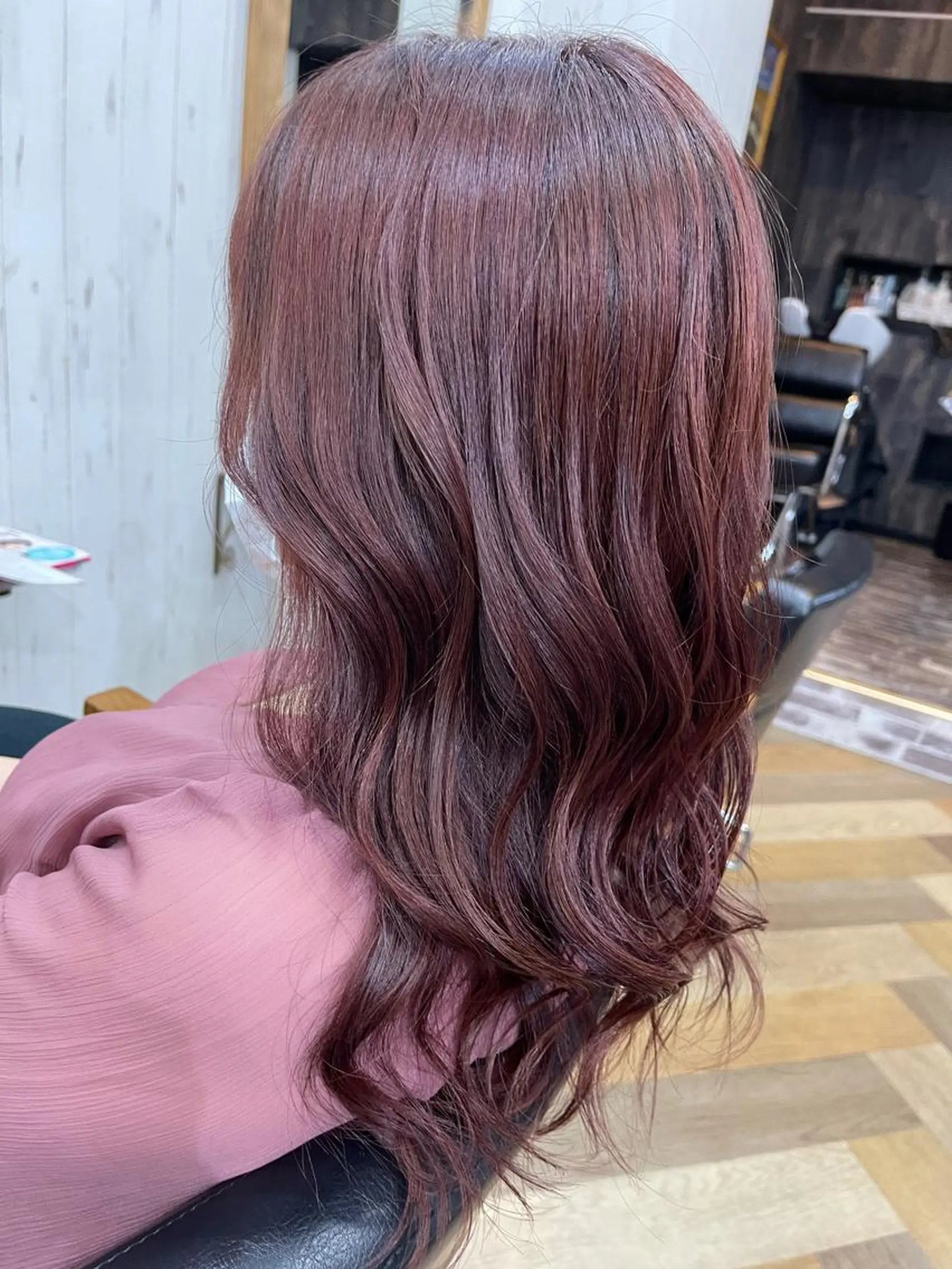 セミロング カラー アッシュ カシス 穐山 翔のヘアスタイル