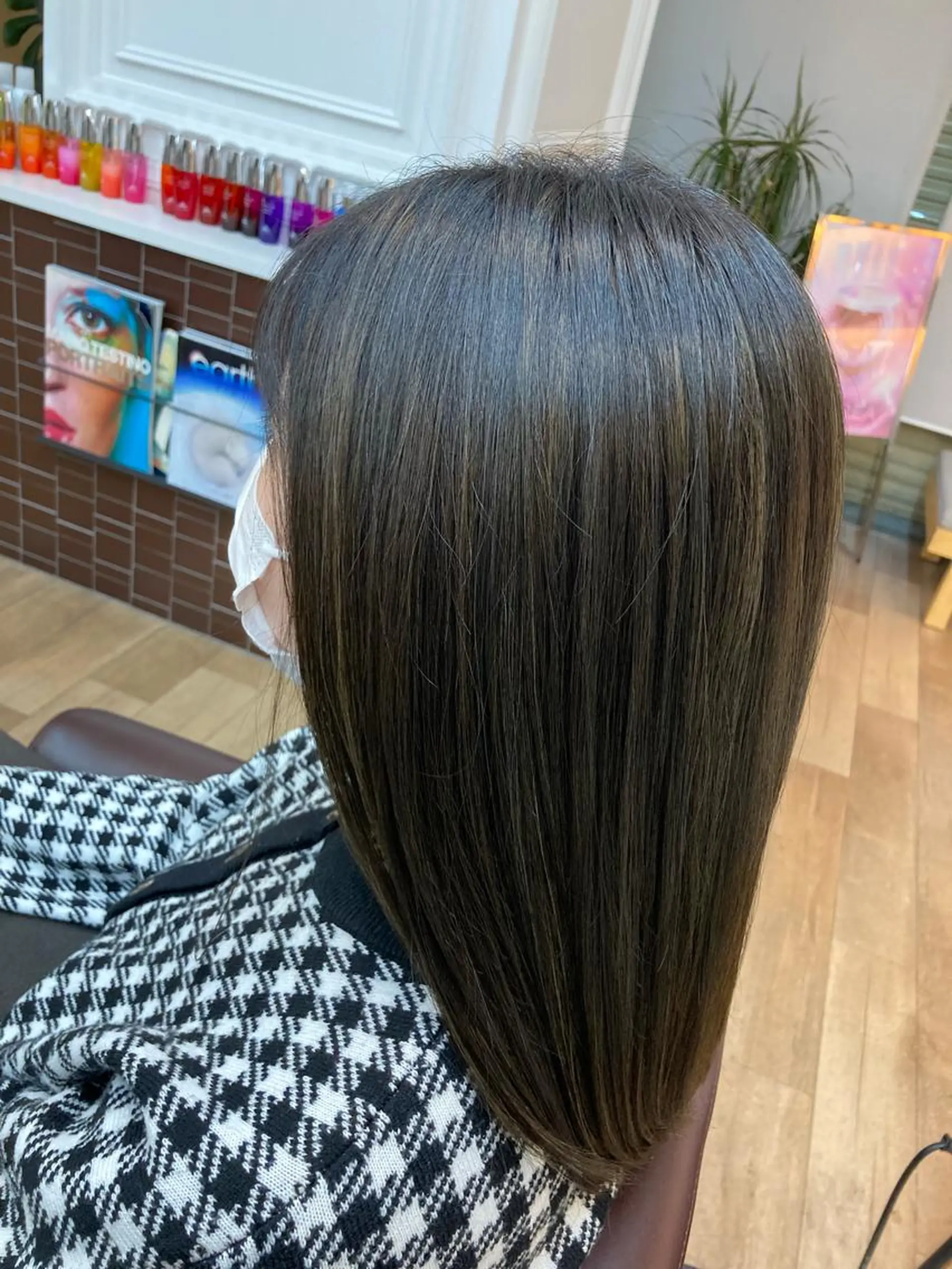 セミロング ハイライト 西原 みさきのヘアスタイル