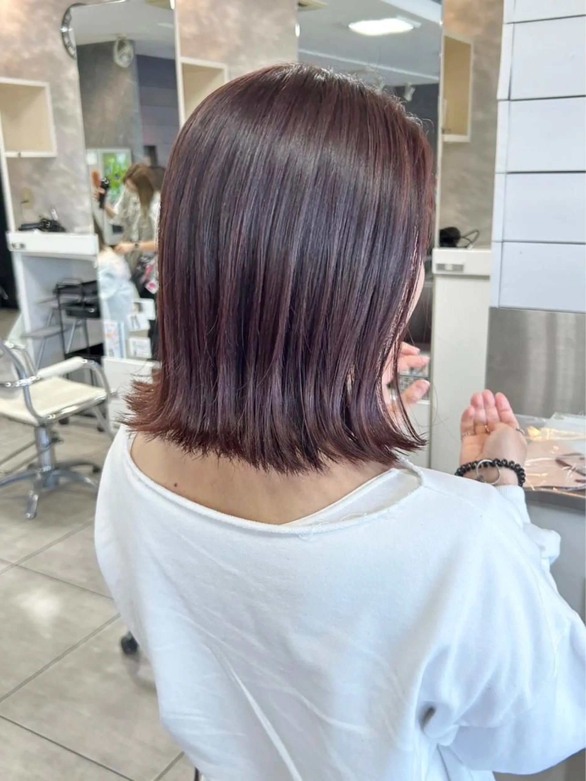 ミディアム パープルカラー カット ヘアカラー 🫧艶髪カラー🫧 森本くるみのヘアスタイル
