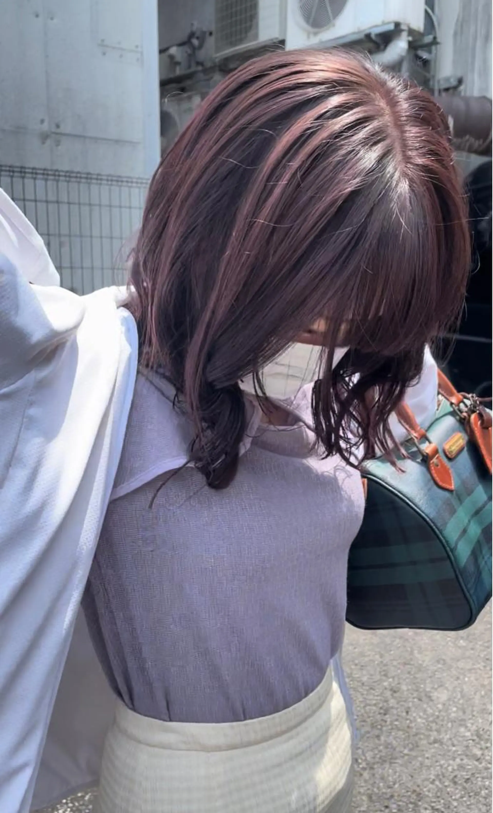 ミディアム カラー tomo🍒パーマ ハイトーン似合わせのヘアスタイル