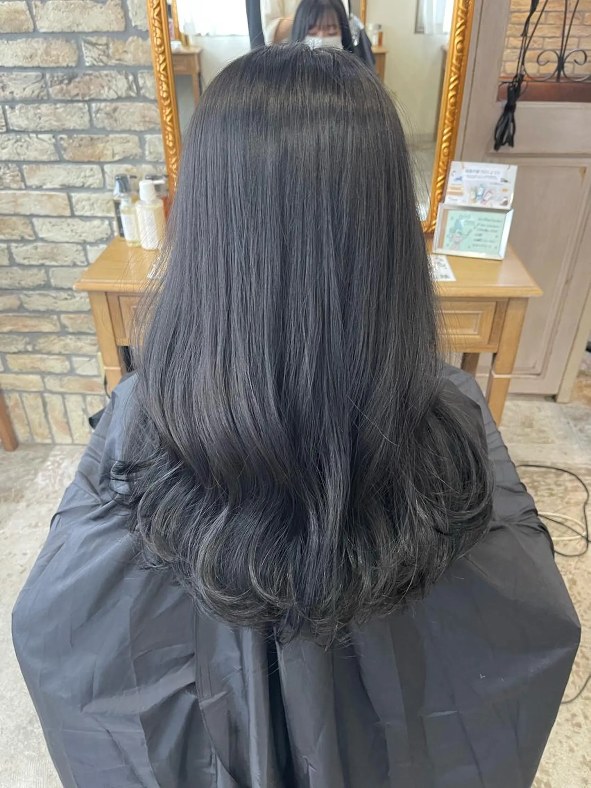 ロング カラー グレージュ くびれヘア 韓国風ヘア カット ヘアカラー トリートメント 🫧chinatsu 🫧のヘアスタイル