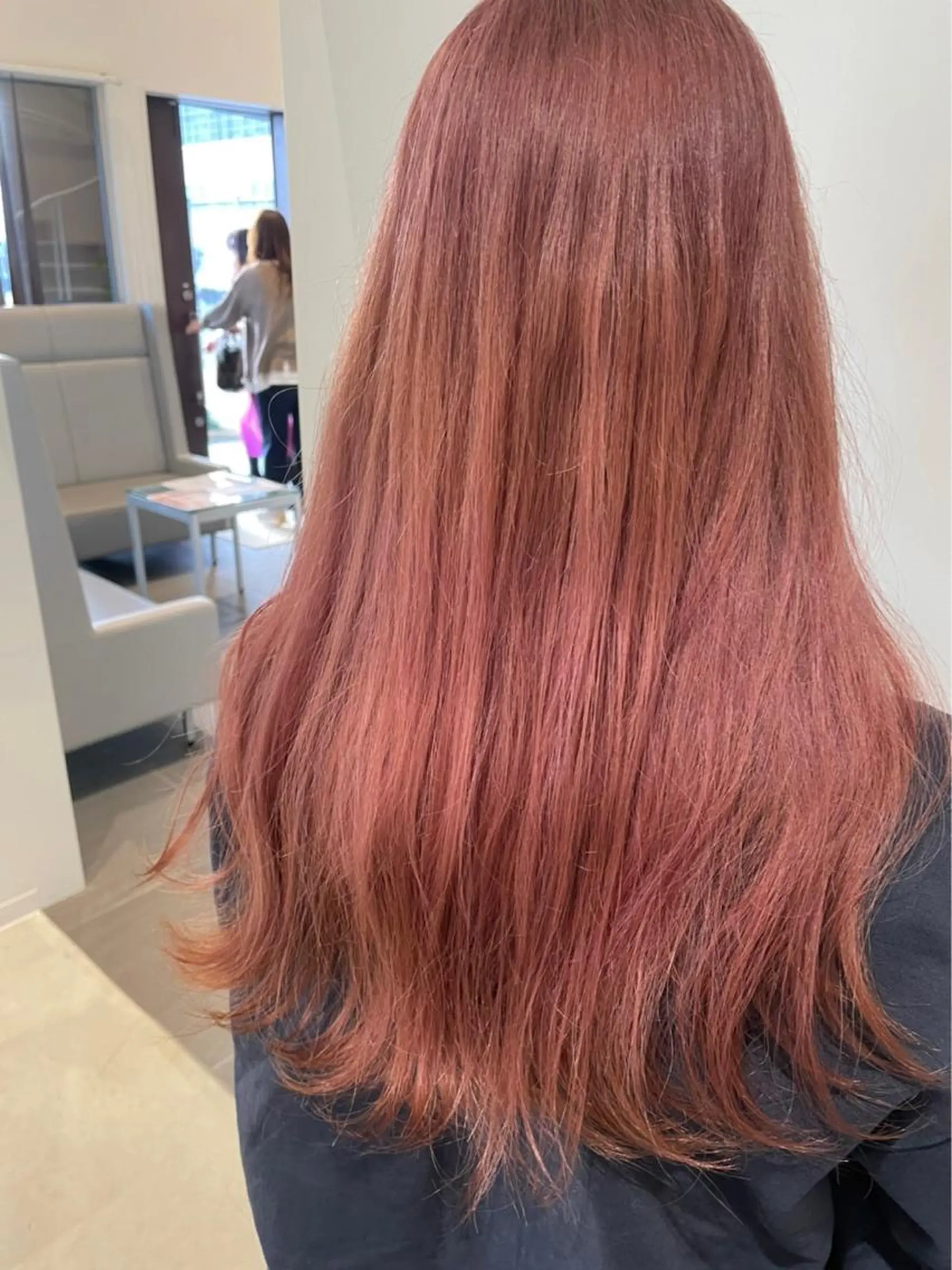 ロング カラー ブリーチ Seen.所属・吉野 智行のヘアスタイル