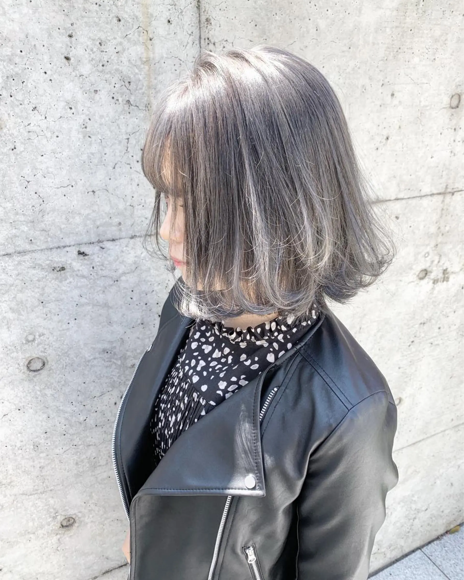 ショート カラー ヘアアレンジ アッシュ ブリーチ ケアブリーチ シルバー シルバーアッシュ 垢抜け案内人 鈴木聖矢✂️のヘアスタイル