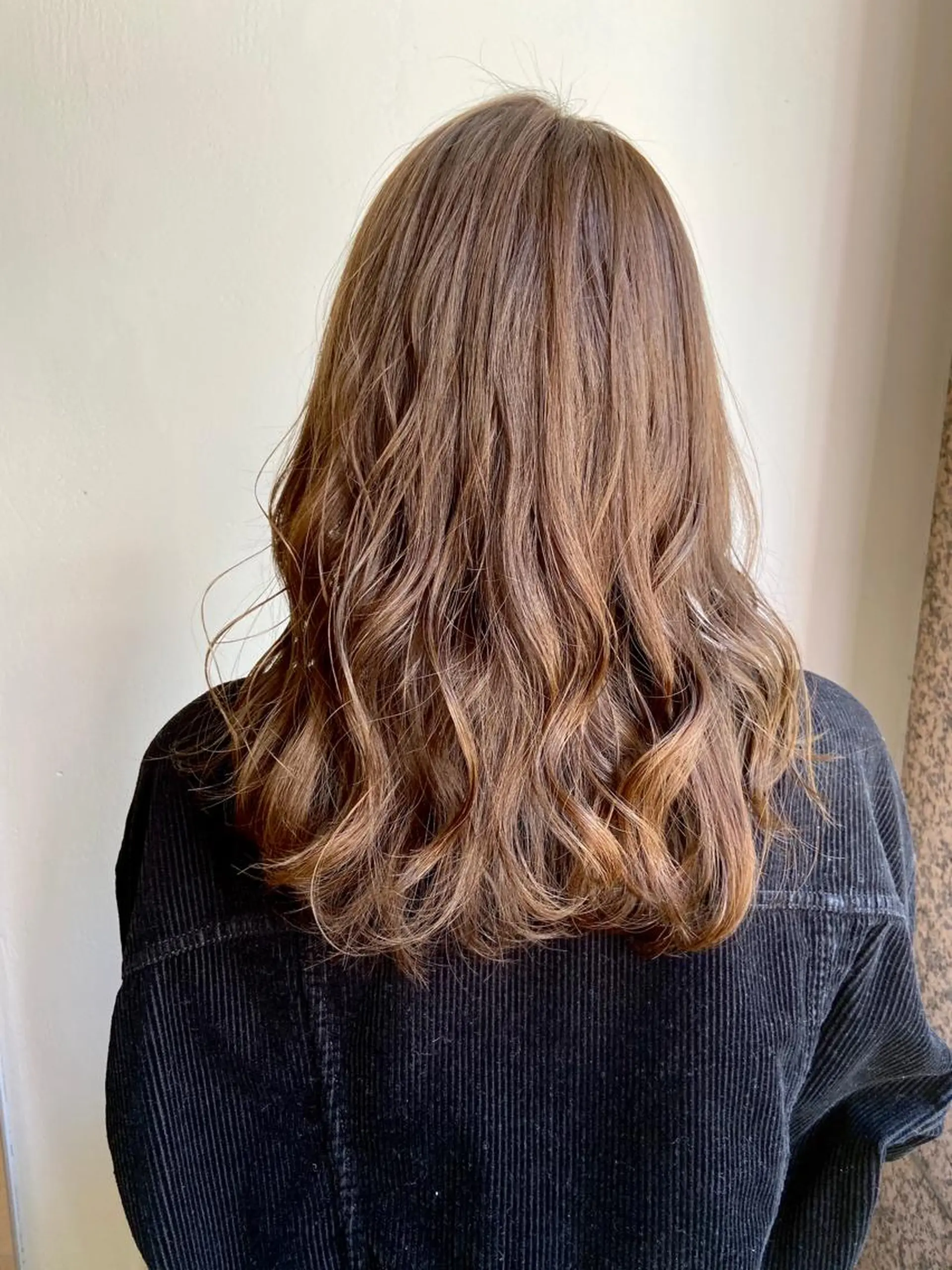 セミロング カラー 🐺ウルフ/レイヤー 似合わせ‎🤍沙羅のヘアスタイル