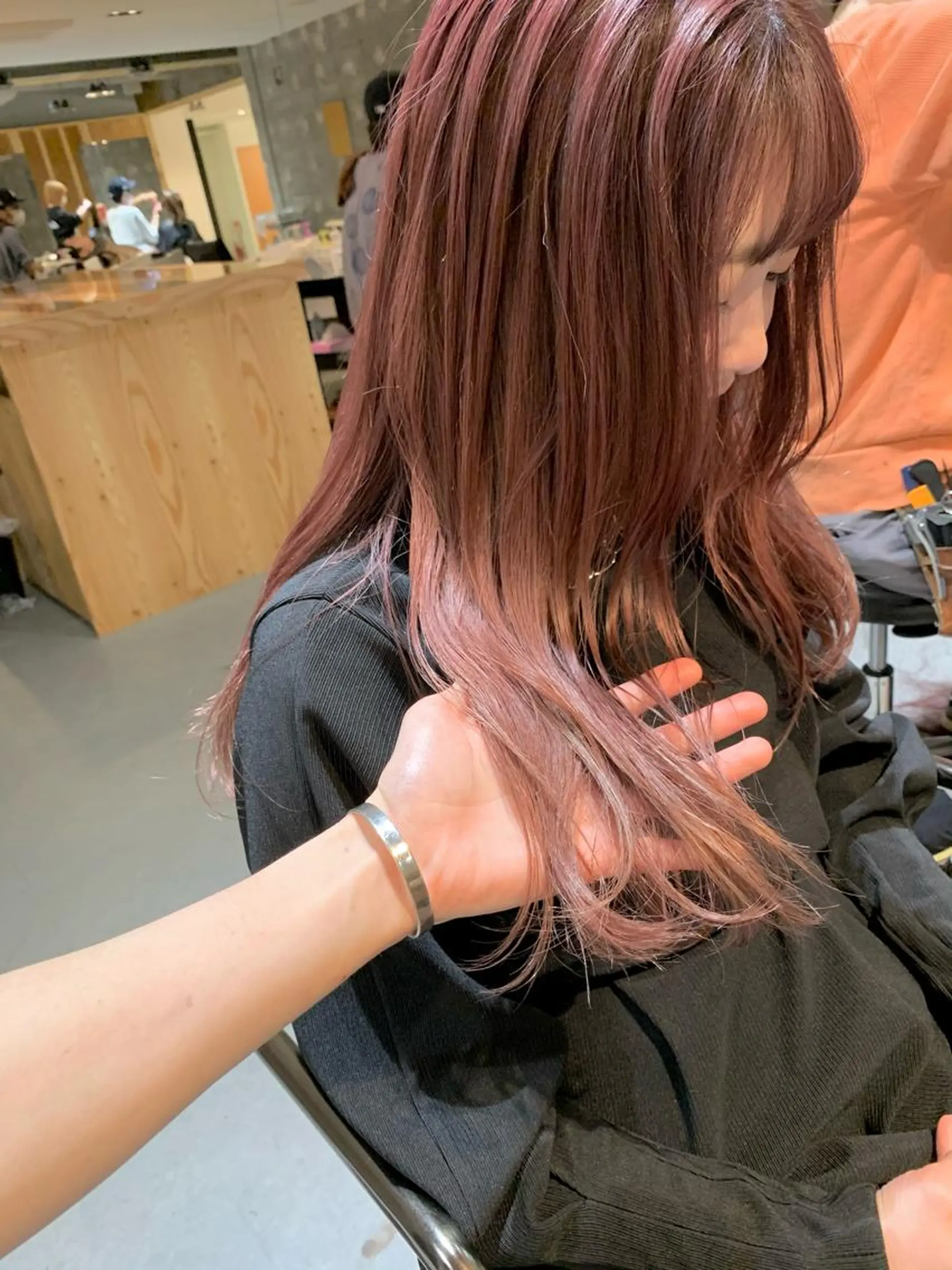 ロング カラー ピンクカラー tension 【テンション】のヘアスタイル