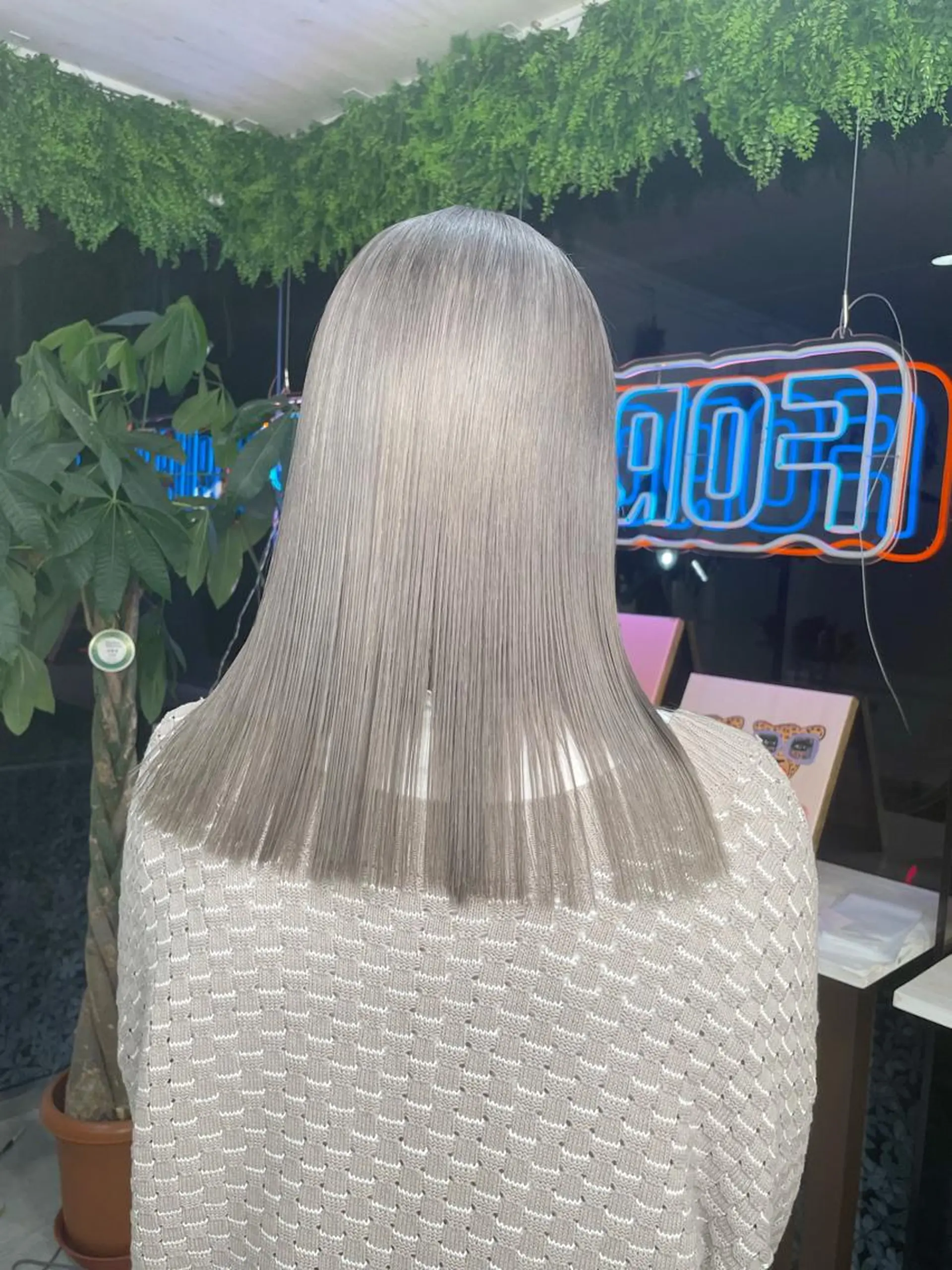 セミロング カラー ベージュカラー ブリーチ トリートメント force  hair所属・🫧富田 苑実🫧のヘアスタイル