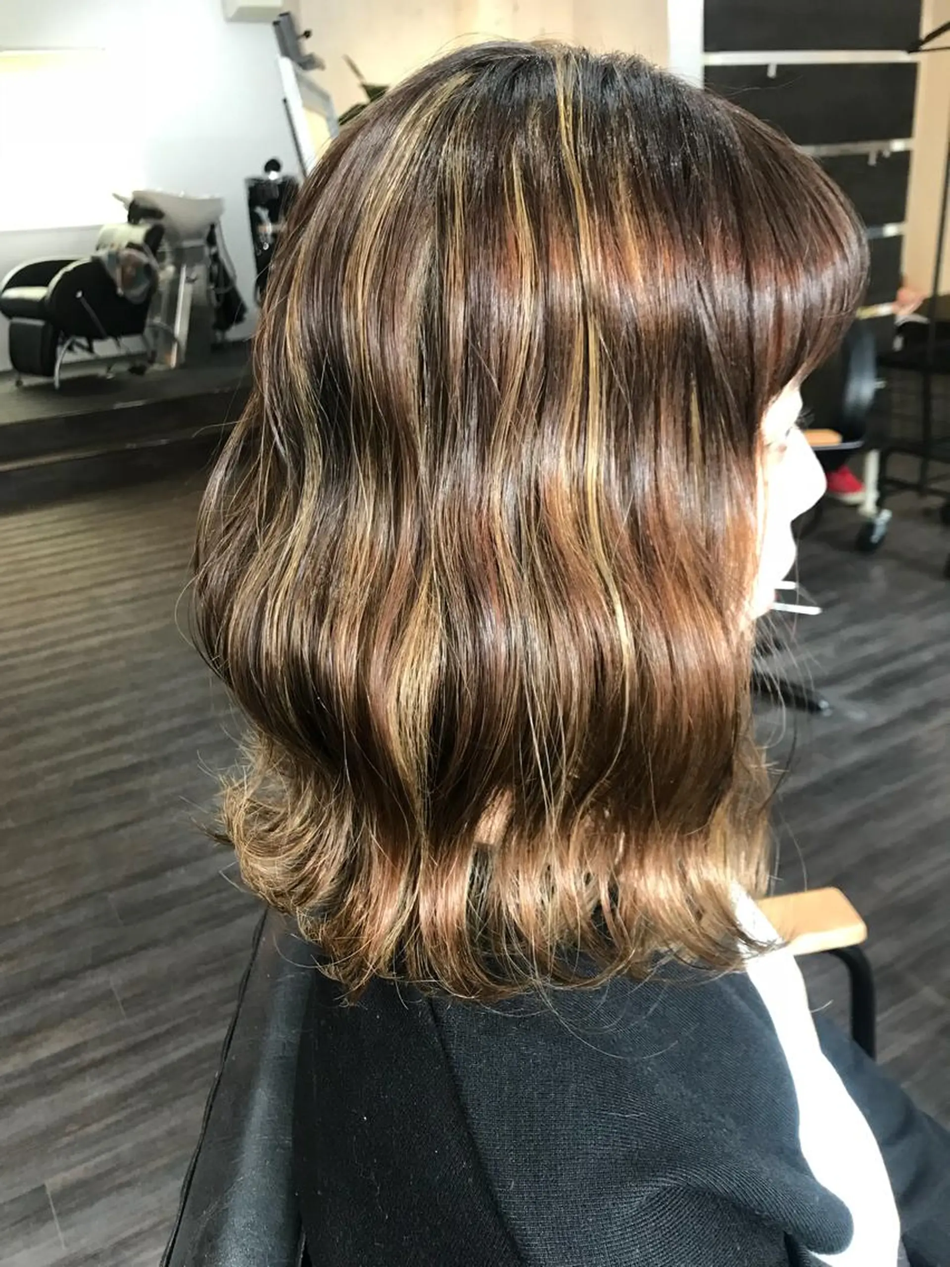 ミディアム ハイライト 家田 竜のヘアスタイル