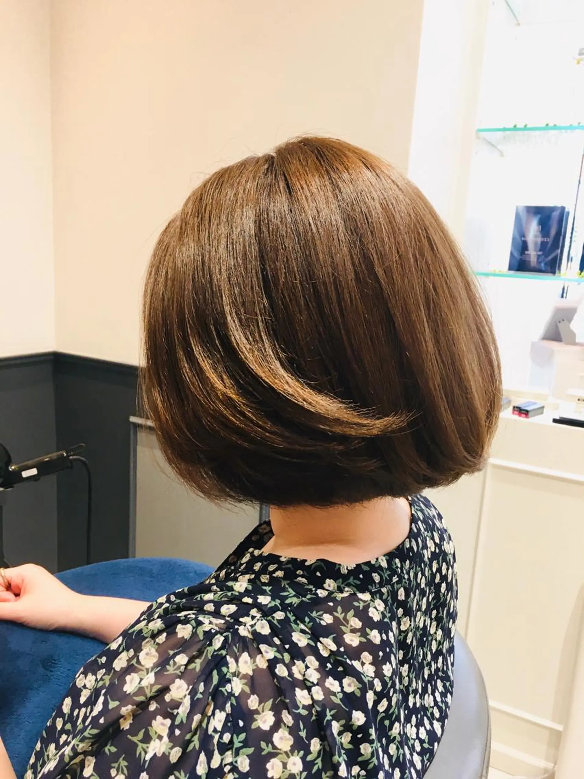 ミディアム ボブ ミナミ マキコのヘアスタイル