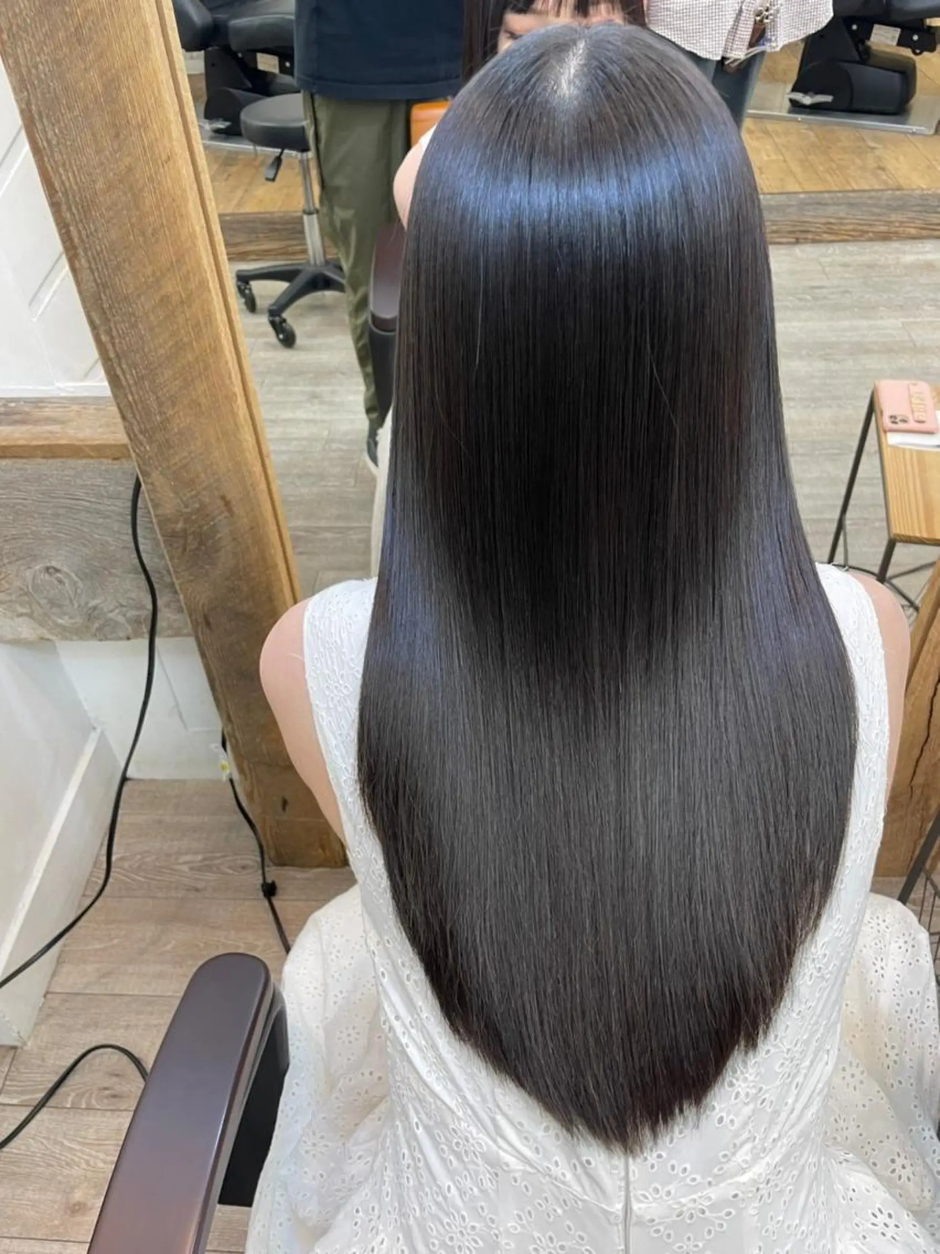 セミロング カラー ヘアアレンジ アディクシーカラー アッシュ バレイヤージュ ベージュカラー ブリーチ N° +aero 横浜のヘアスタイル