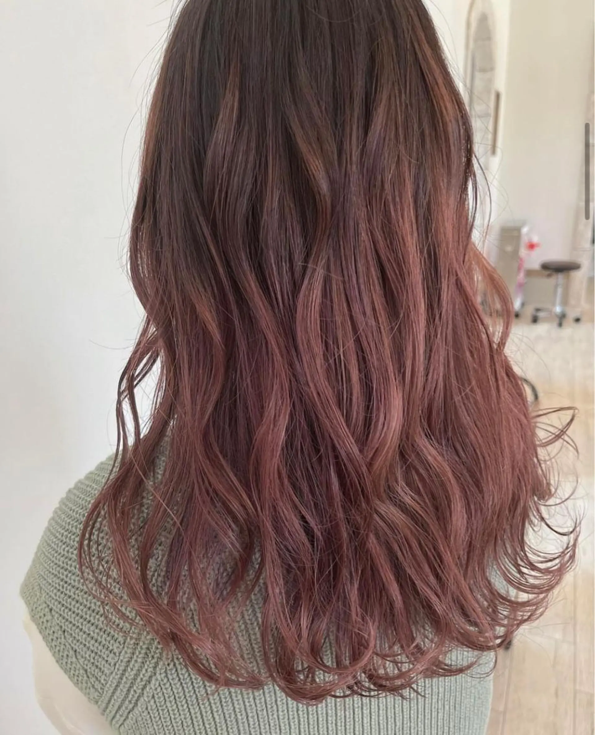 ロング カラー バレイヤージュ ベージュカラー ハイライトカラー インナーカラー ピンクカラー Agu hair time所属・time_ メラニーのヘアスタイル