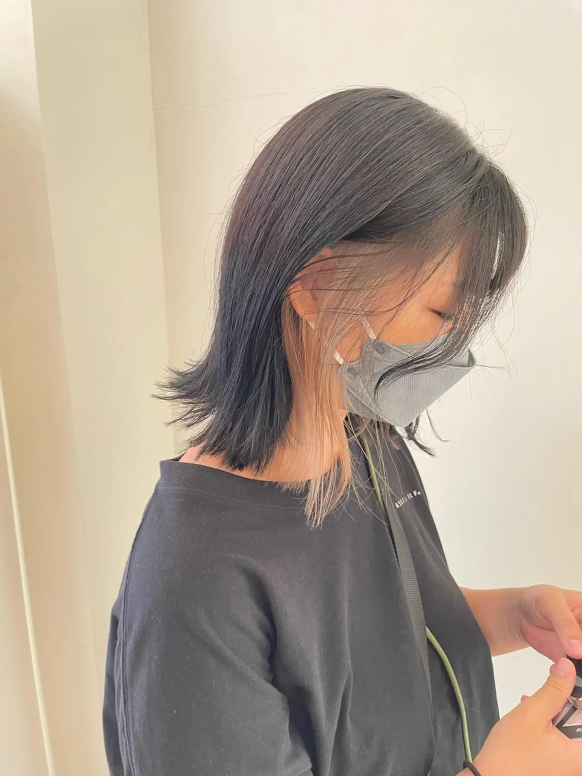 ミディアム カラー ベージュカラー インナーカラー ホワイトベージュ ヘアカラー トリートメント ダメージレスブリーチ HIROSHIのヘアスタイル