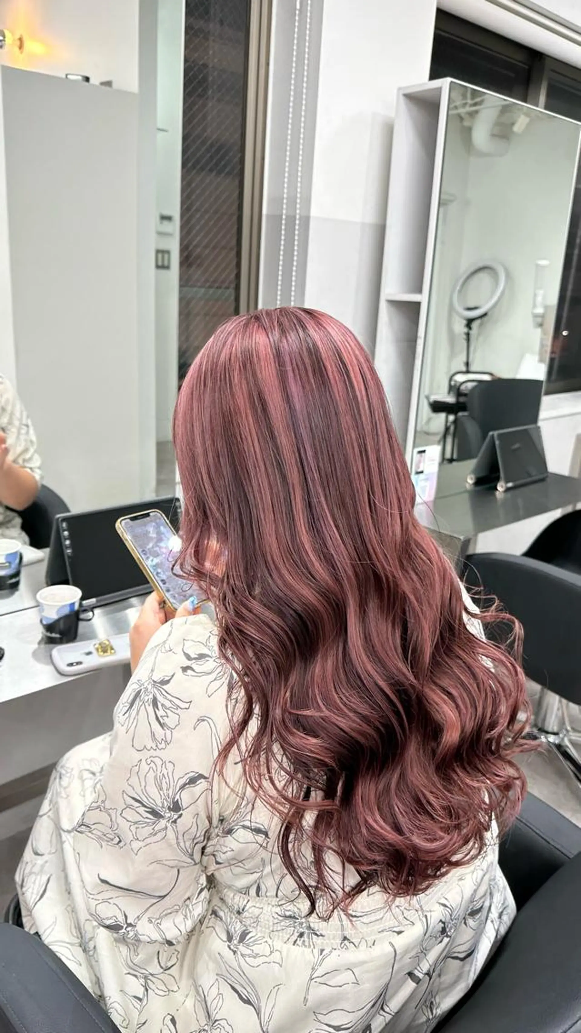 ロング カラー ヘアアレンジ ブリーチ ブラウンカラー ハイライトカラー ピンクカラー ピンクブラウン カット ヘアカラー トリートメント ⭐️柏木皇気ブリーチ ムラ修正/他店直しのヘアスタイル