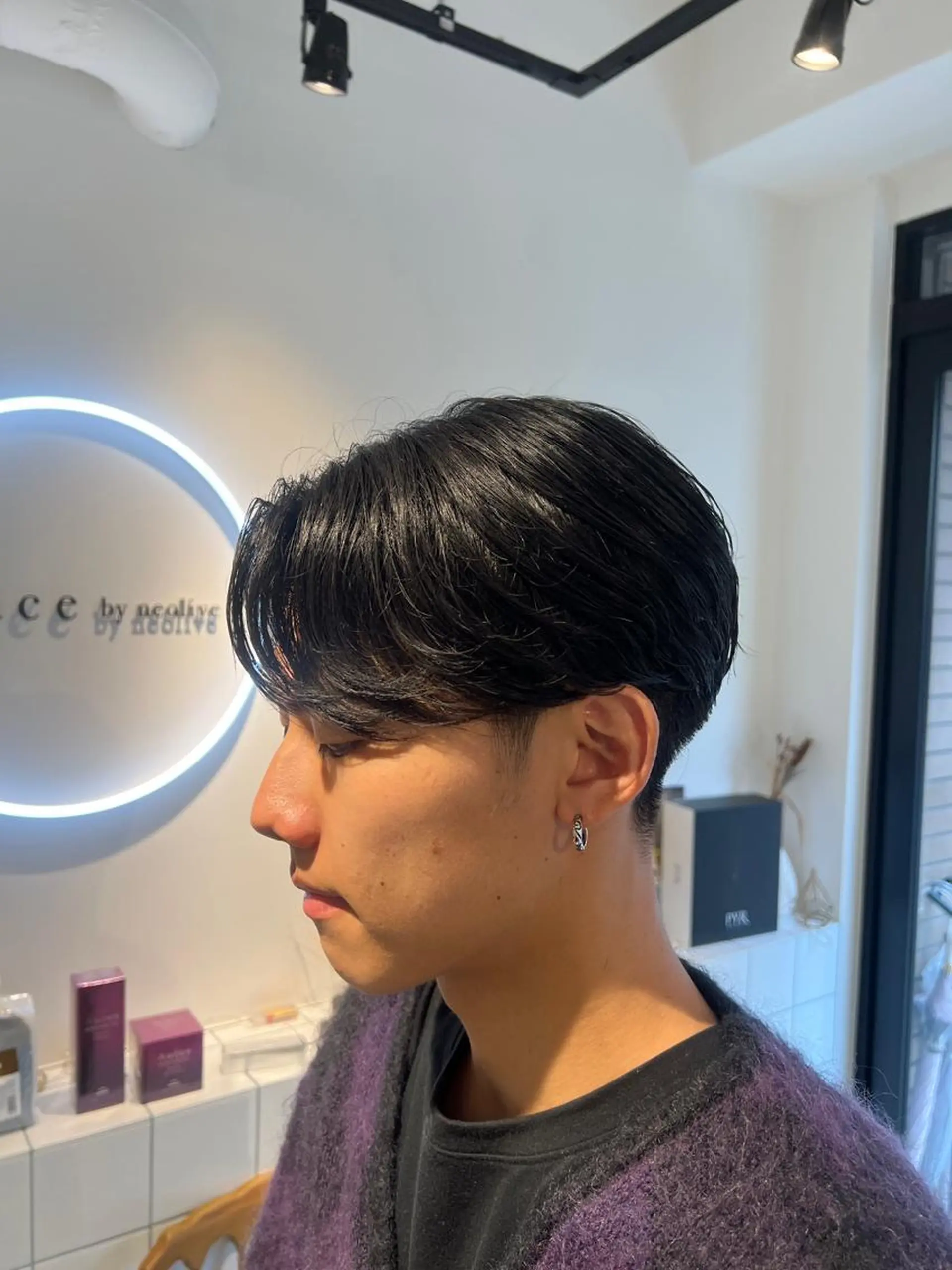 ミディアム パーマ メンズ センターパート メンズカットパーマ ✂️ JOYAのヘアスタイル