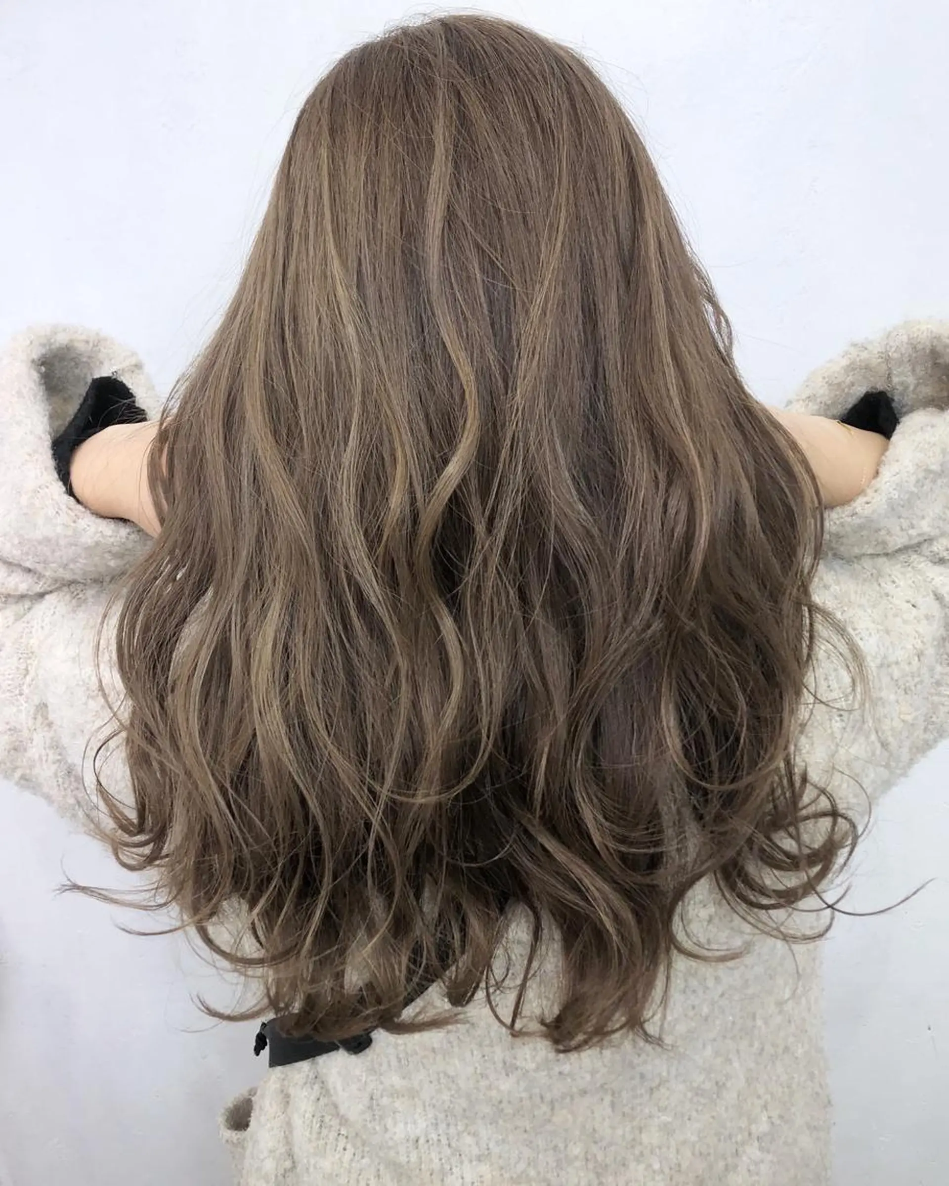 ロング カラー ブリーチカラーレイヤ ーカット🦋annaのヘアスタイル