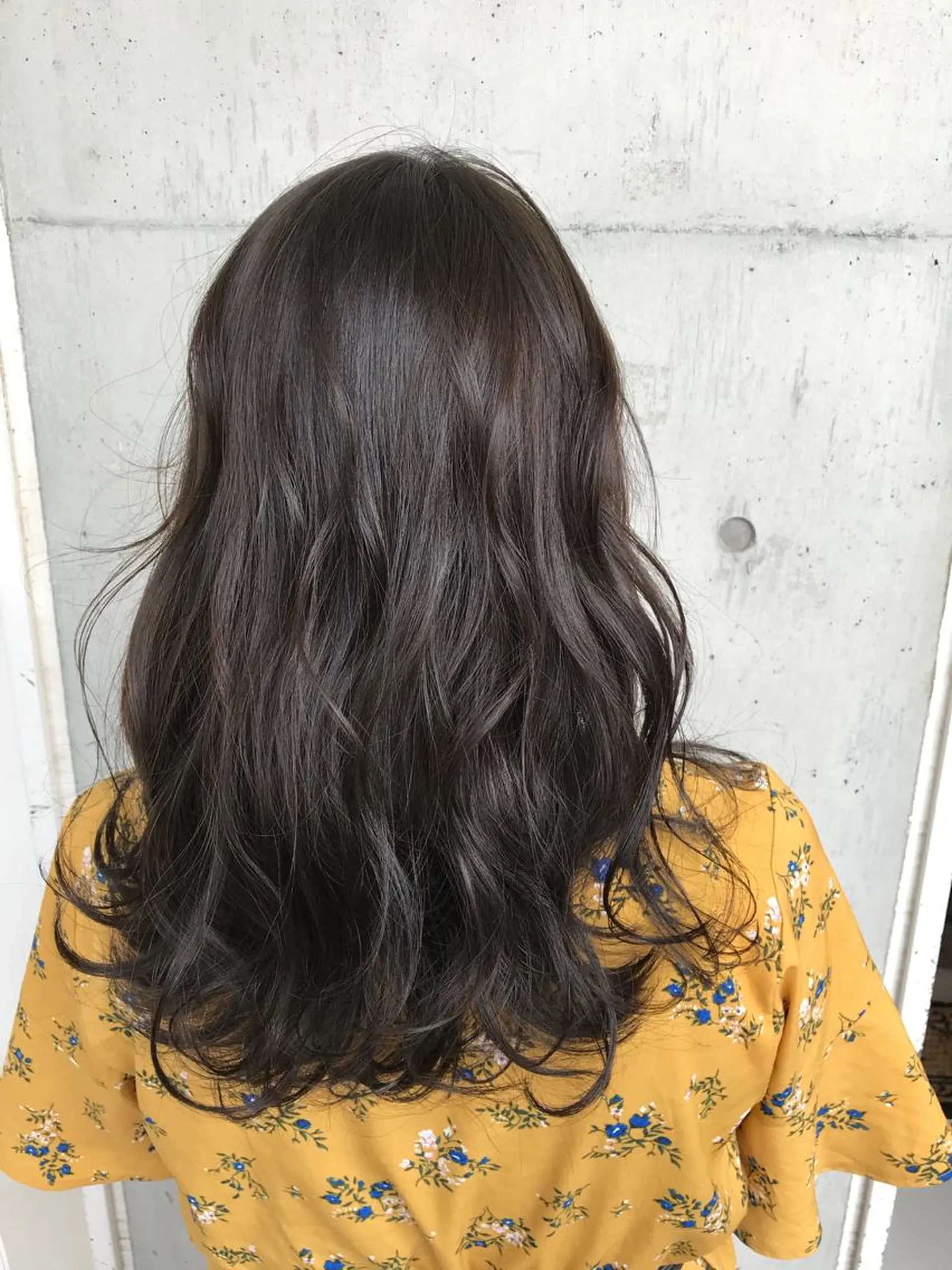 セミロング アッシュ Lien 副店長 小林亨のヘアスタイル