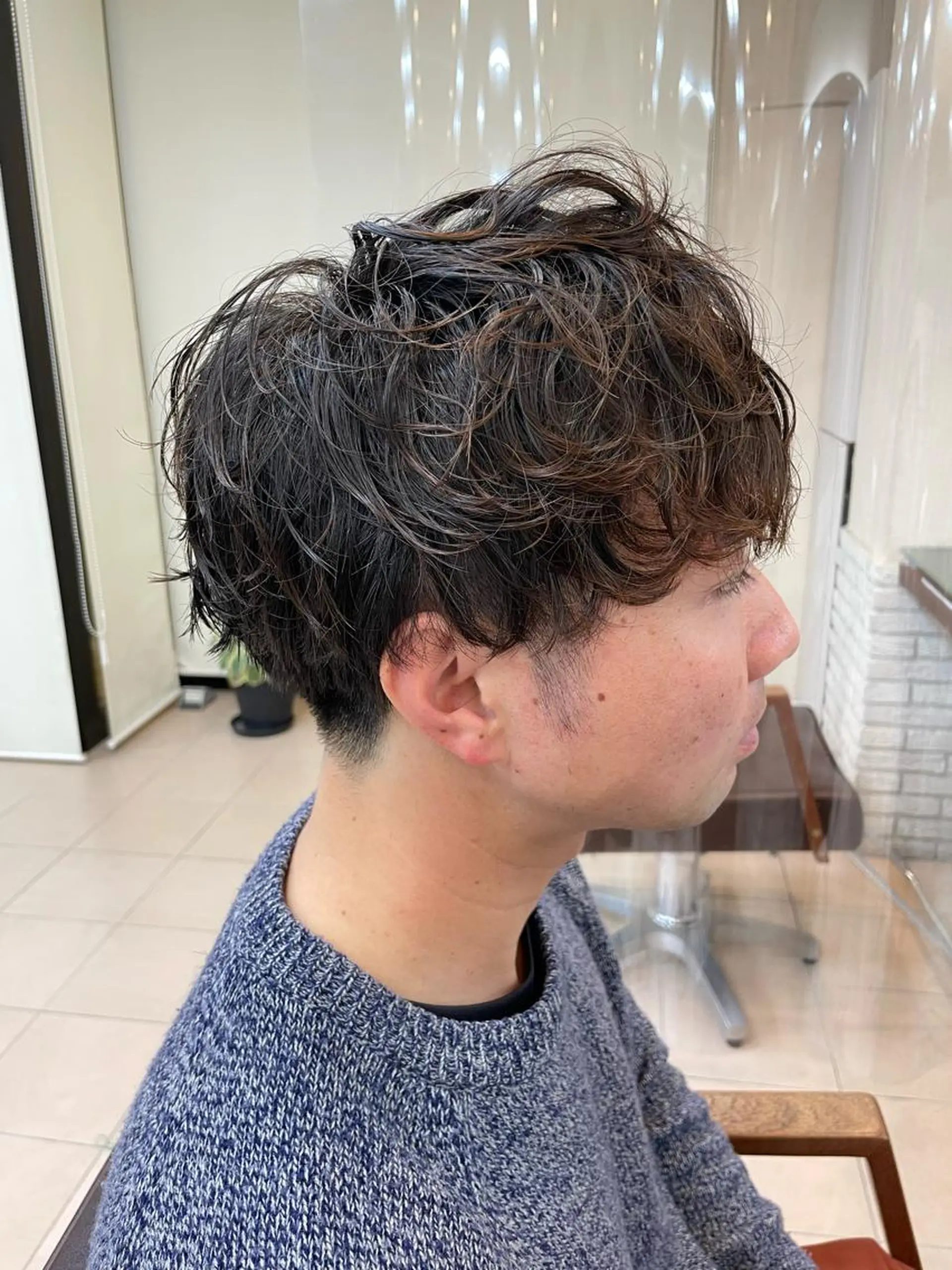 パーマ メンズ メンズ韓国風 メンズパーマ ニュアンスパーマ スパイラルパーマ 北林 秀悟のヘアスタイル