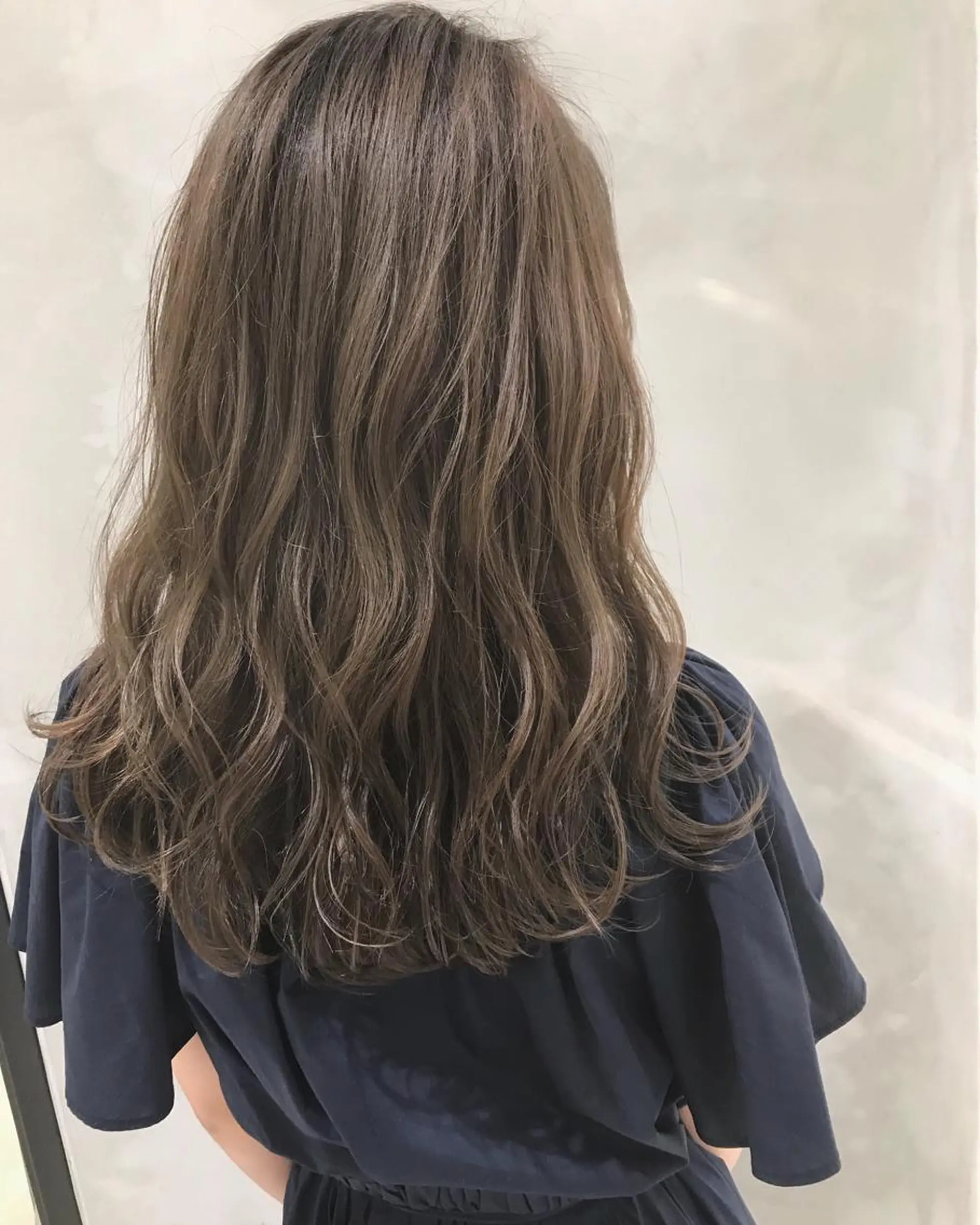 セミロング カラー グレージュ Ma chérie by lond金山所属・カット講師 久保匠のヘアスタイル