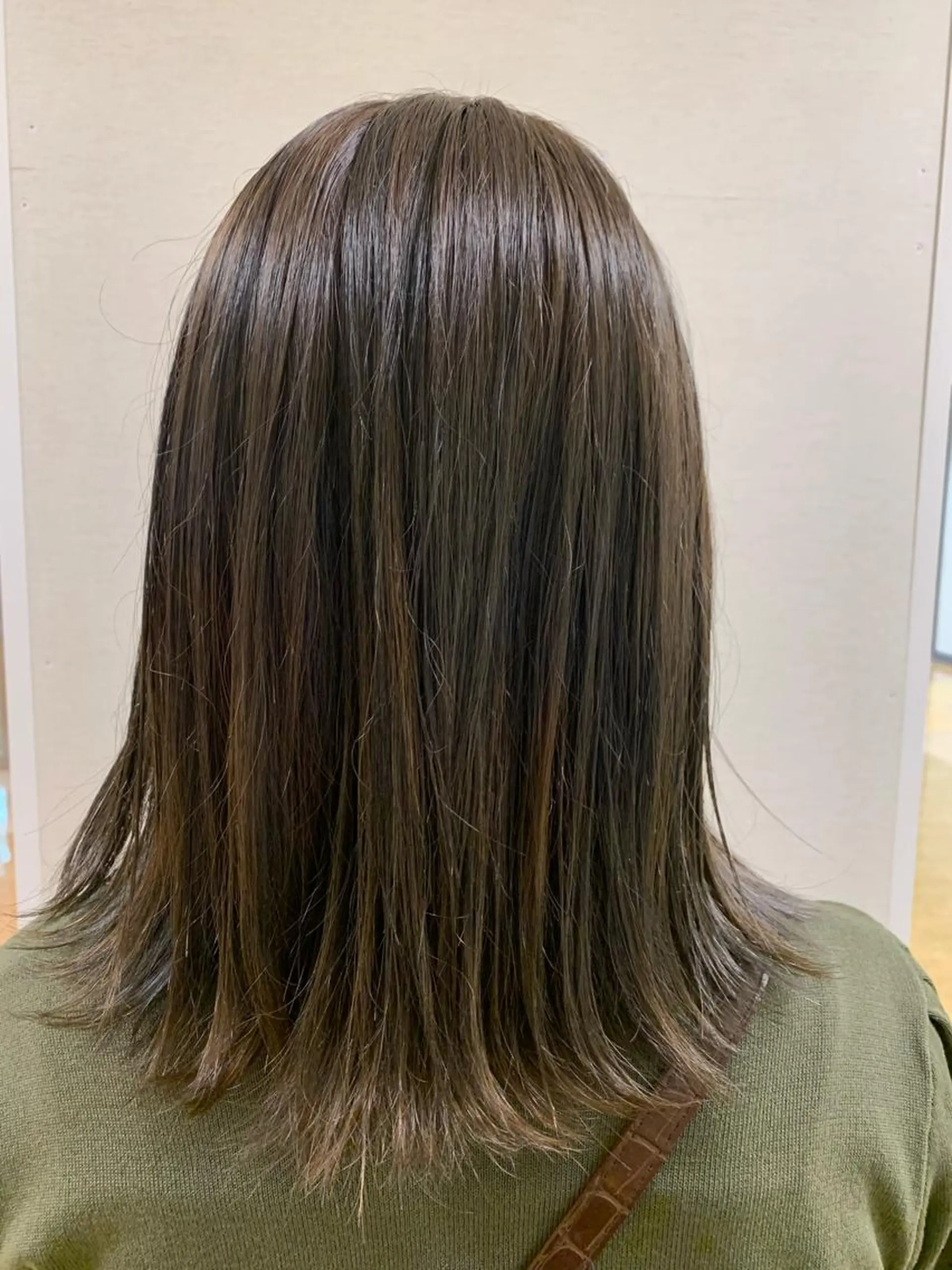 ミディアム カラー アッシュ ブルーカラー ブルーアッシュ シルバー 高橋友里亜 /フリーランスのヘアスタイル