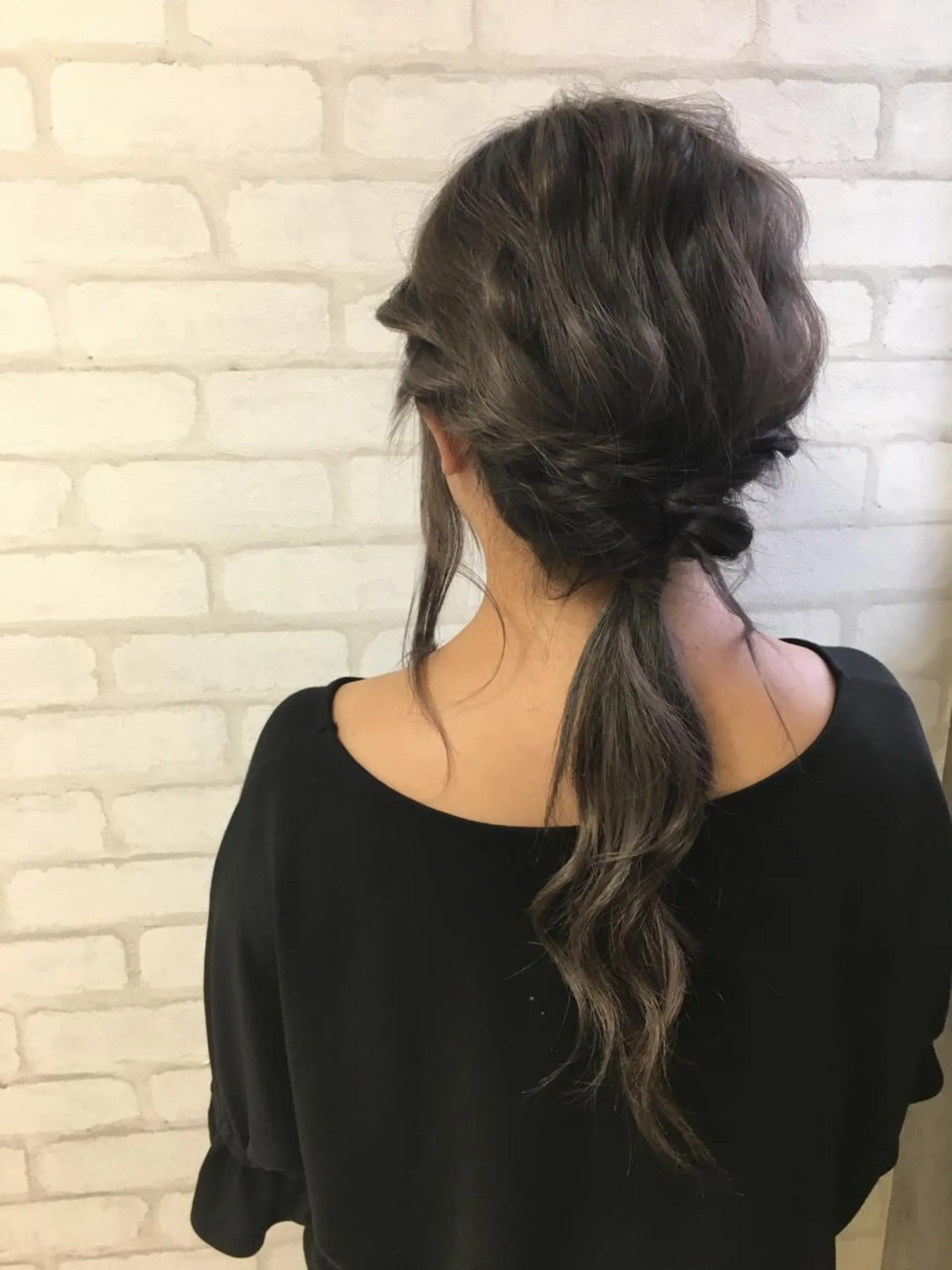 ミディアム アッシュ アッシュグレー brace 立花のヘアスタイル