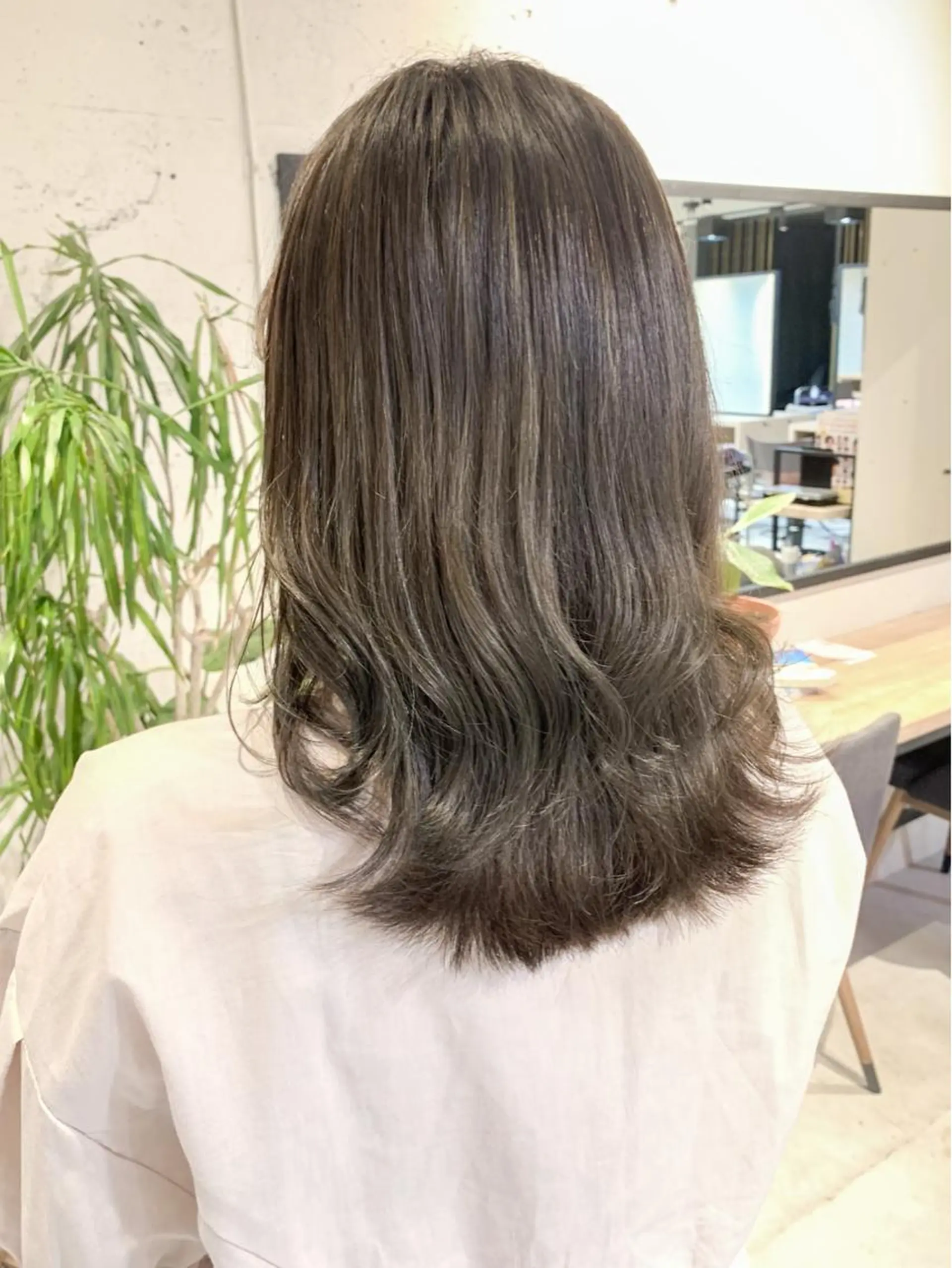 ミディアム カラー ヘアアレンジ ヘアカラー トリートメント yuka .のヘアスタイル